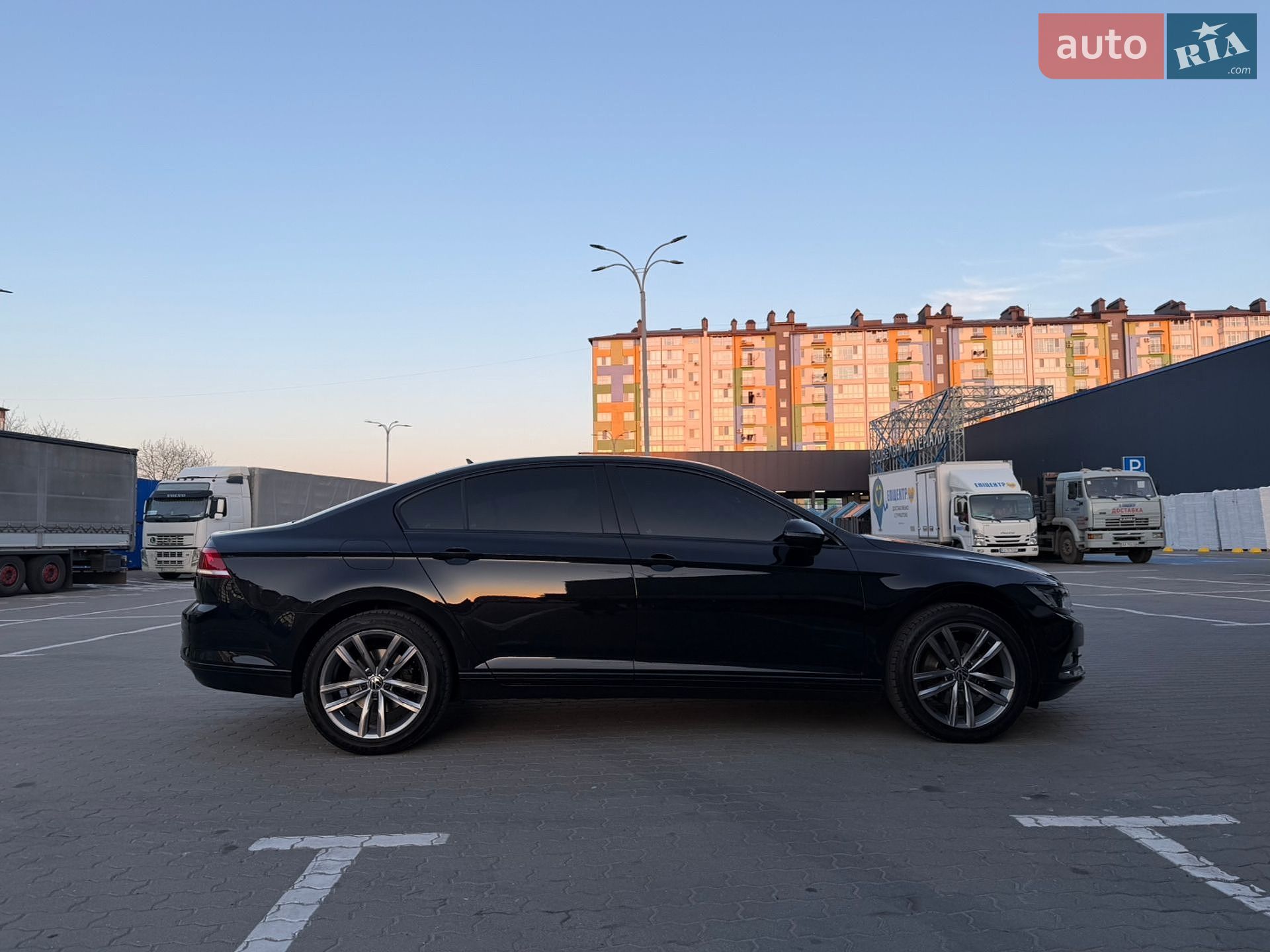 Volkswagen Passat 2018 VIN WVWZZZ3CZKE018274 фото оголошення 5 з 19