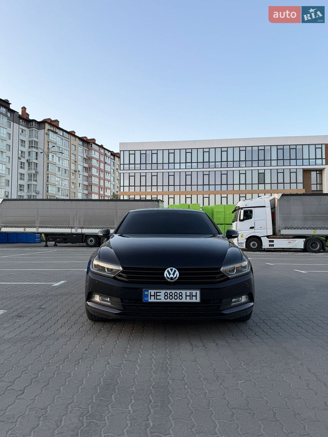 Volkswagen Passat 2018 VIN WVWZZZ3CZKE018274 фото оголошення 8 з 19