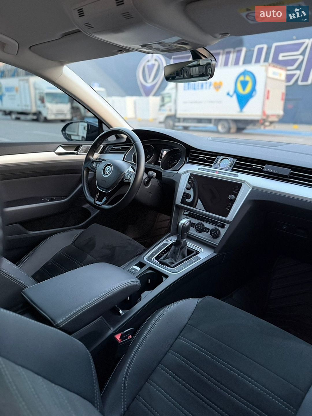 Volkswagen Passat 2018 VIN WVWZZZ3CZKE018274 фото оголошення 18 з 19