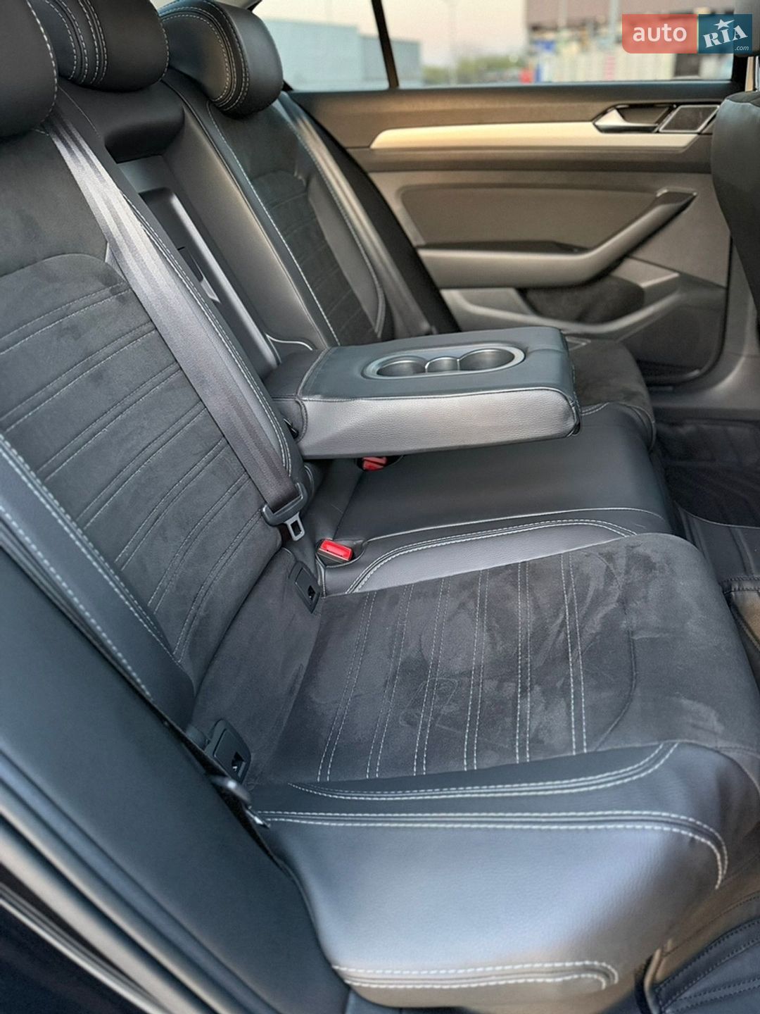 Volkswagen Passat 2018 VIN WVWZZZ3CZKE018274 фото оголошення 9 з 19