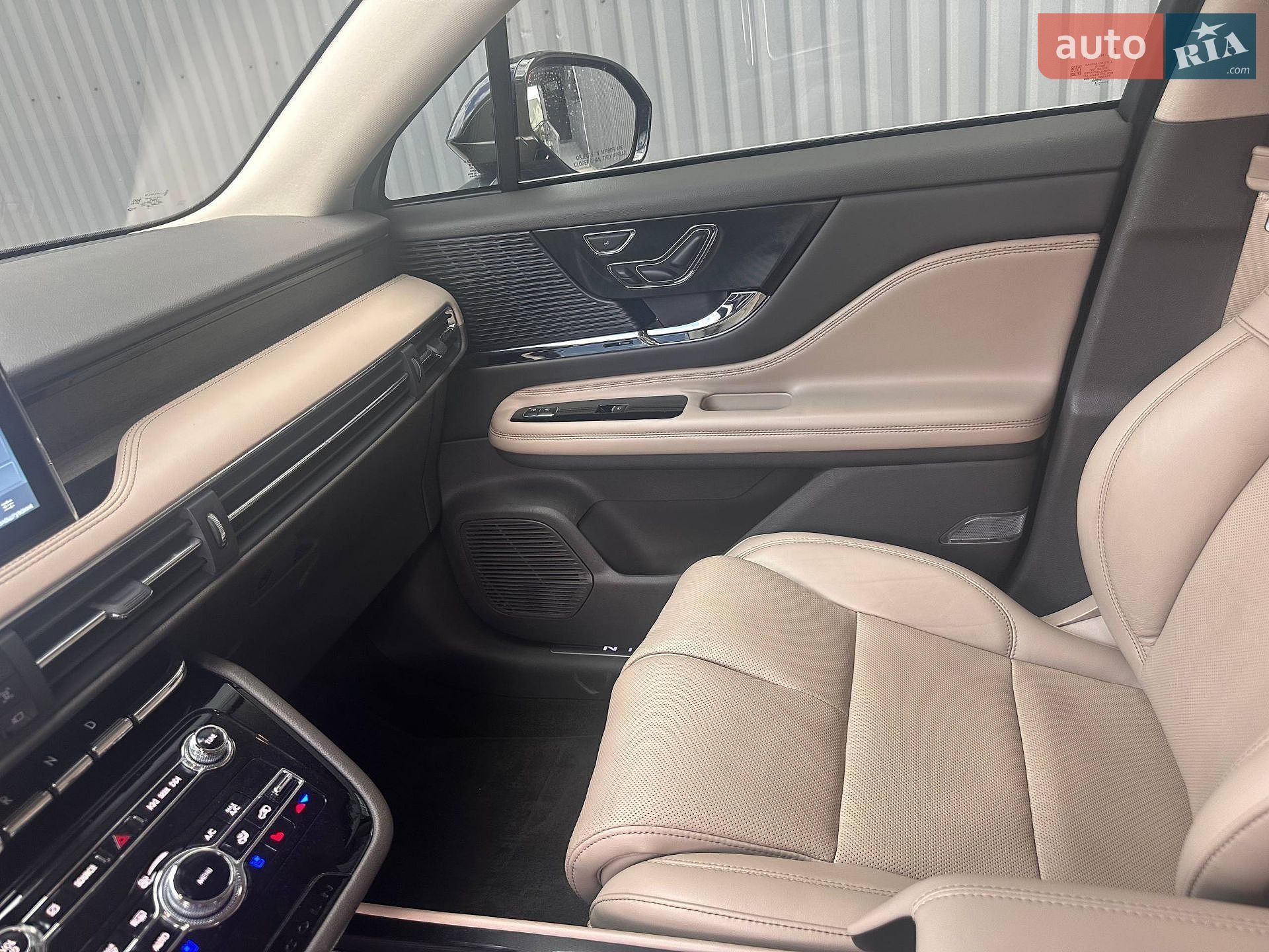 Lincoln Corsair 2022 VIN 5LMTJ5DZ6NUL09187 фото оголошення 50 з 57