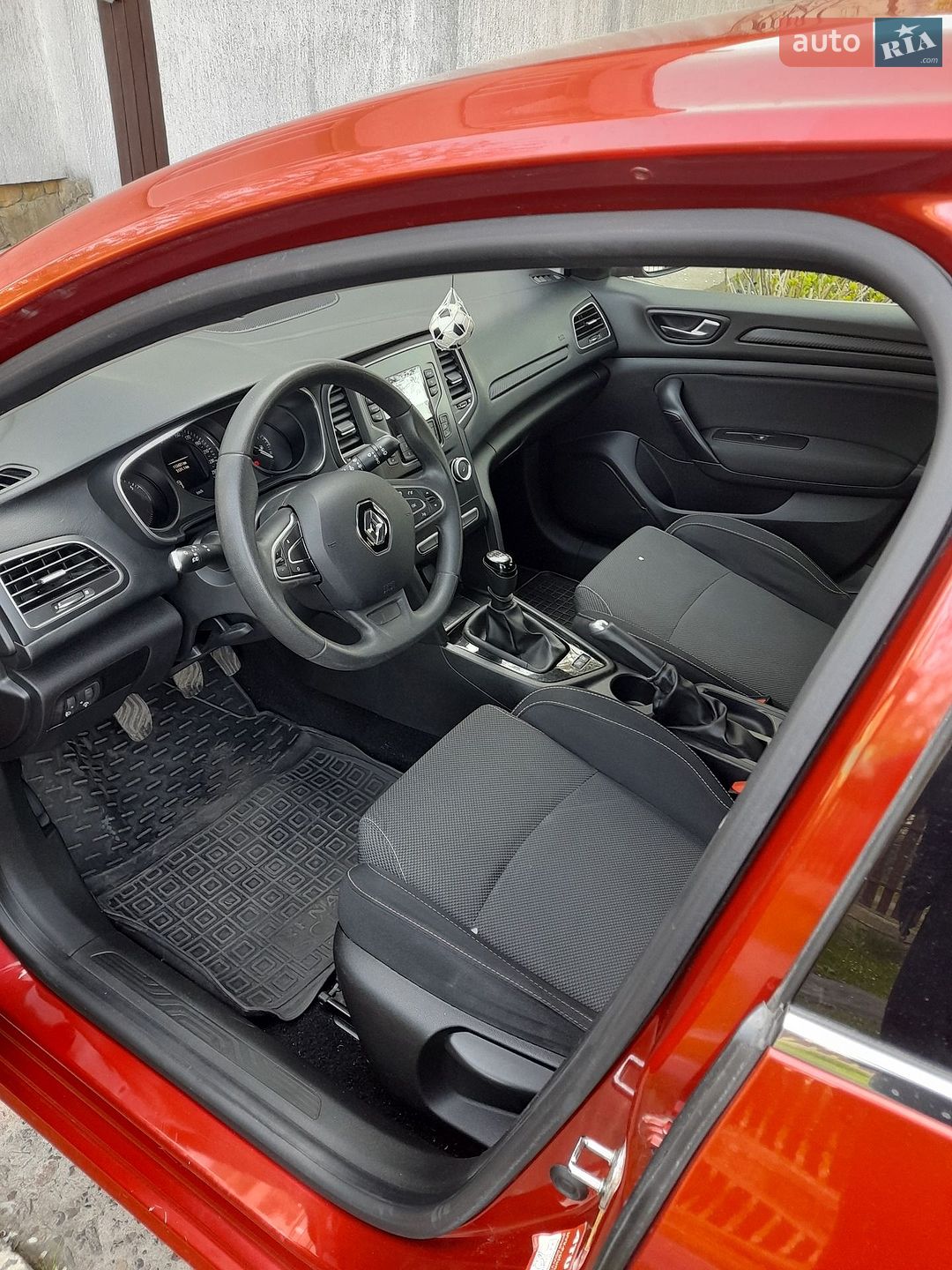 Renault Megane 2017 VIN VF1RFB00358889885 фото оголошення 38 з 47