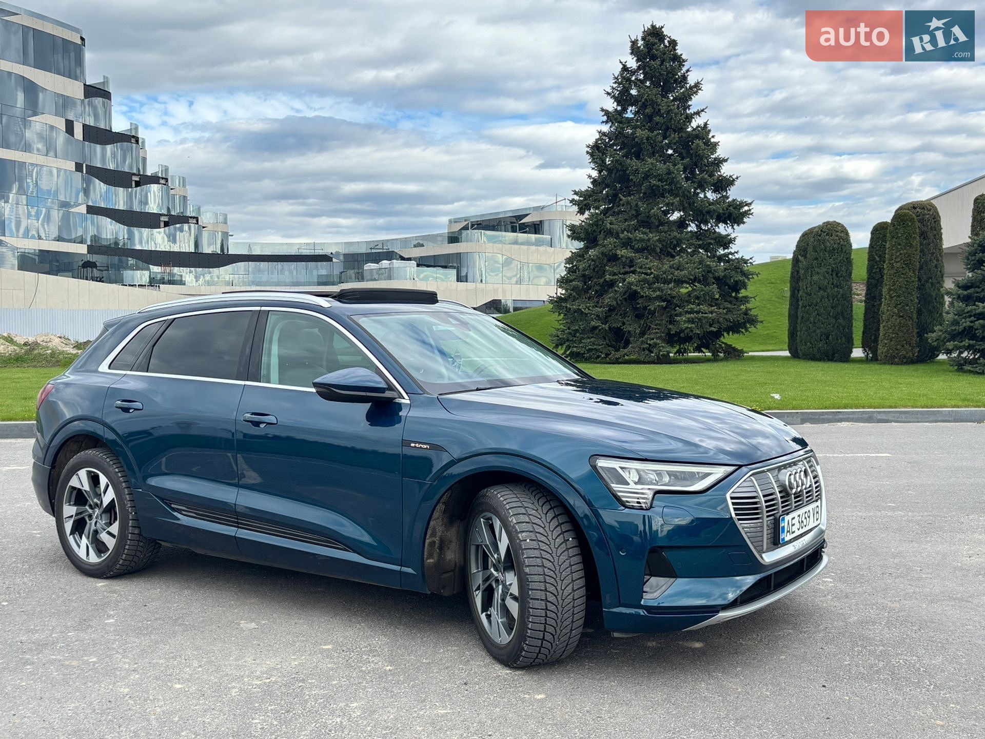 Audi e-tron 2019 VIN WAUZZZGE5LB016512 фото оголошення 26 з 130