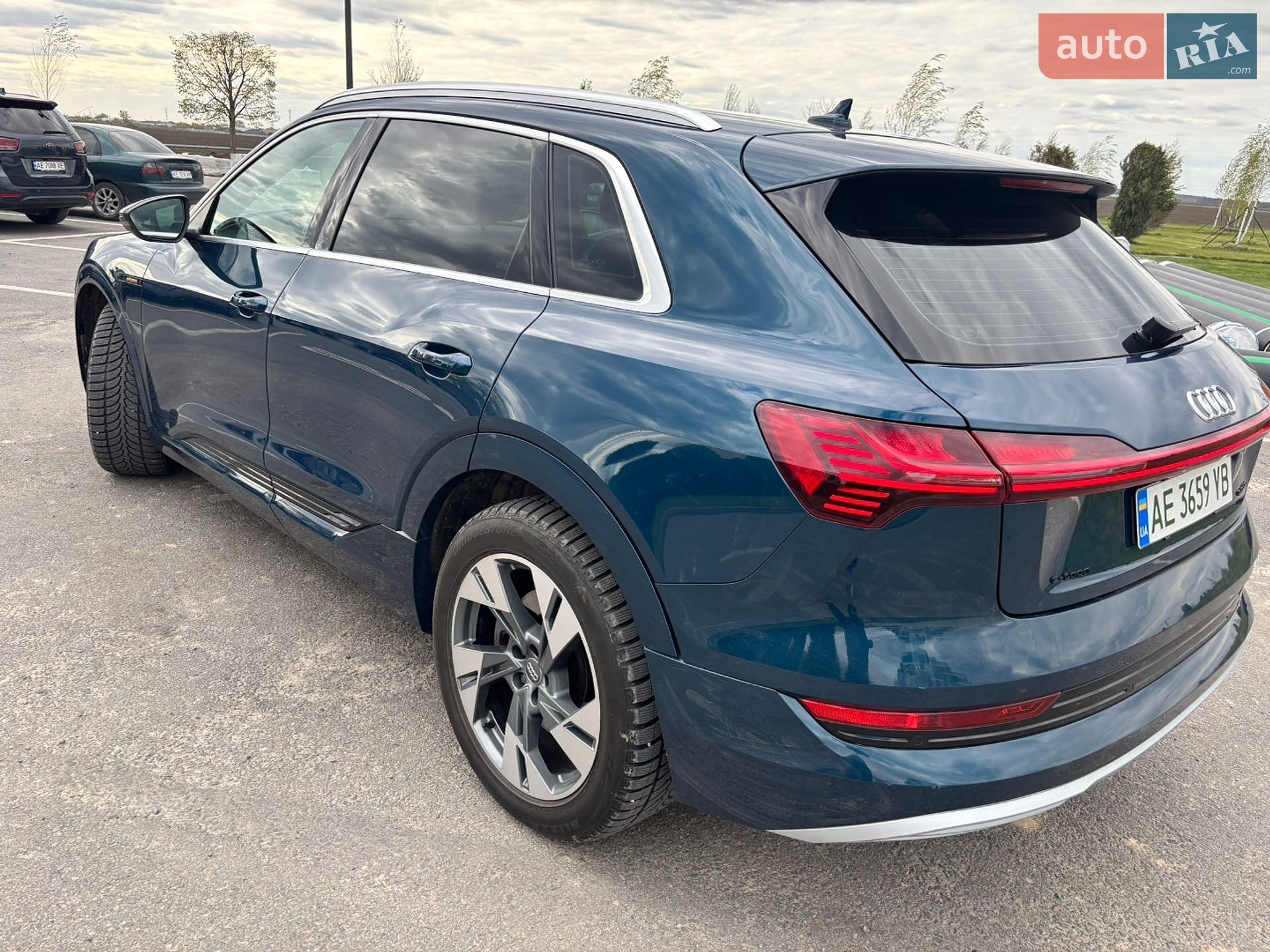 Audi e-tron 2019 VIN WAUZZZGE5LB016512 фото оголошення 32 з 130