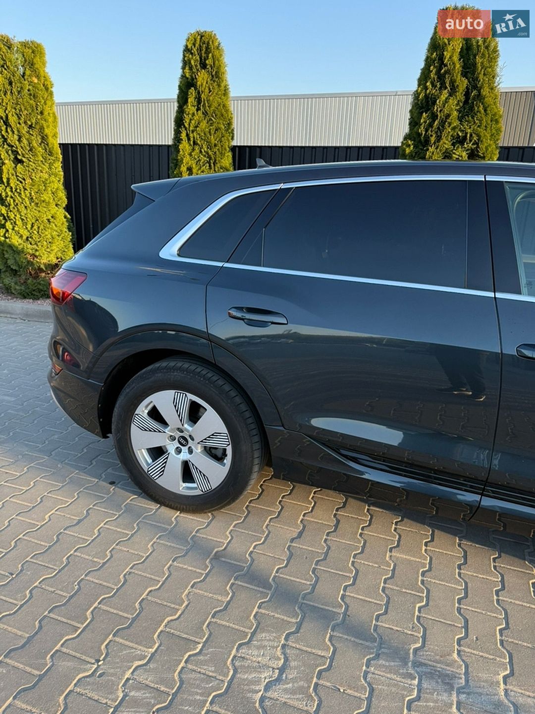 Audi e-tron 2019 VIN WAUZZZGE3LB016492 фото оголошення 8 з 50