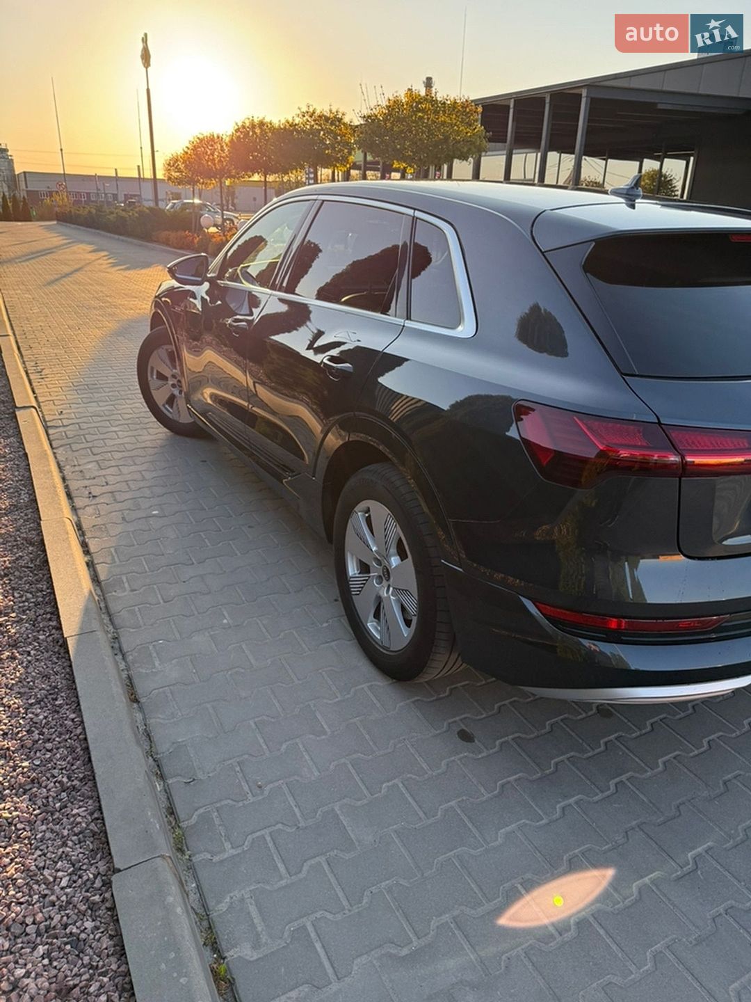 Audi e-tron 2019 VIN WAUZZZGE3LB016492 фото оголошення 17 з 50