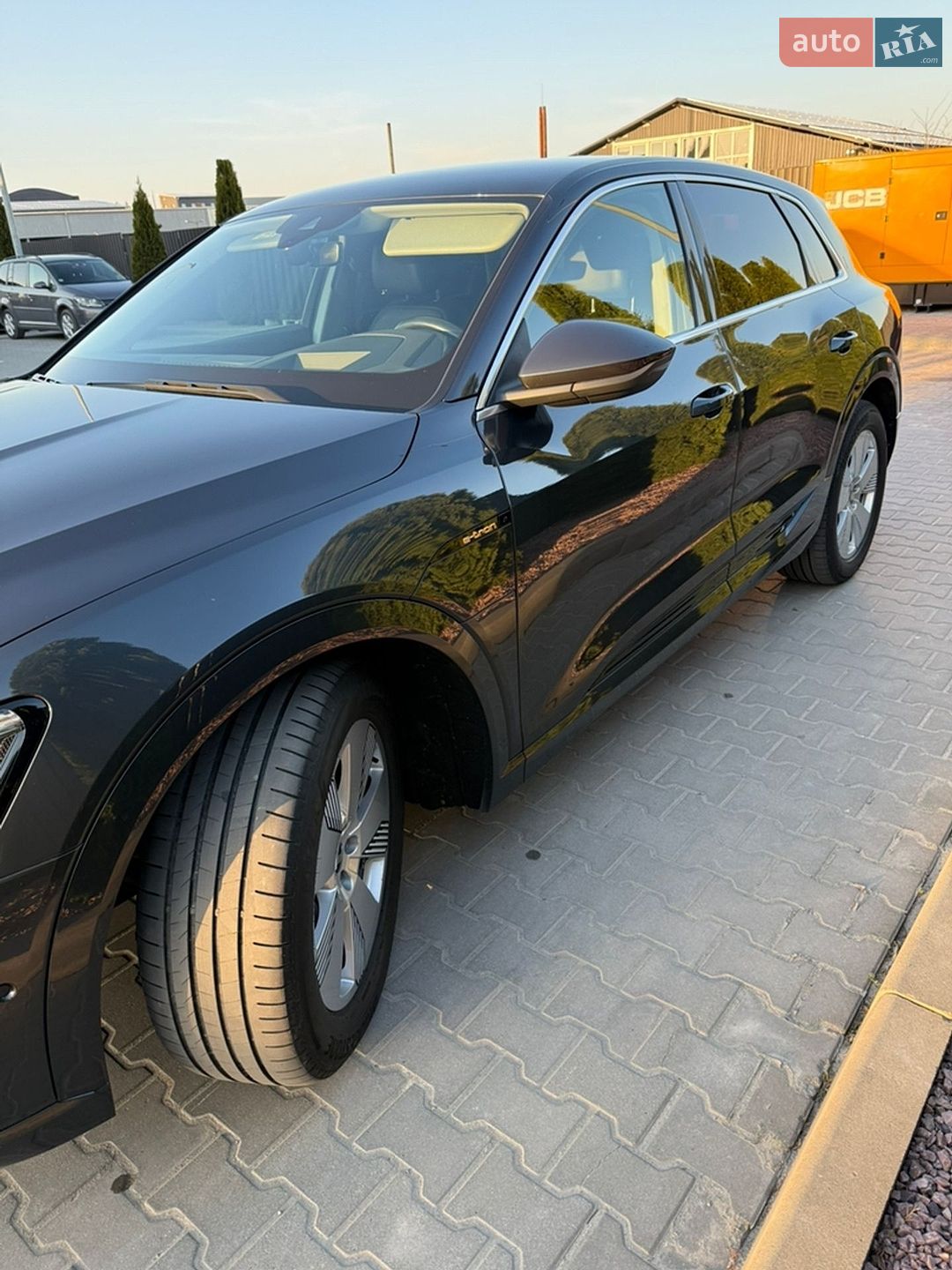 Audi e-tron 2019 VIN WAUZZZGE3LB016492 фото оголошення 13 з 50