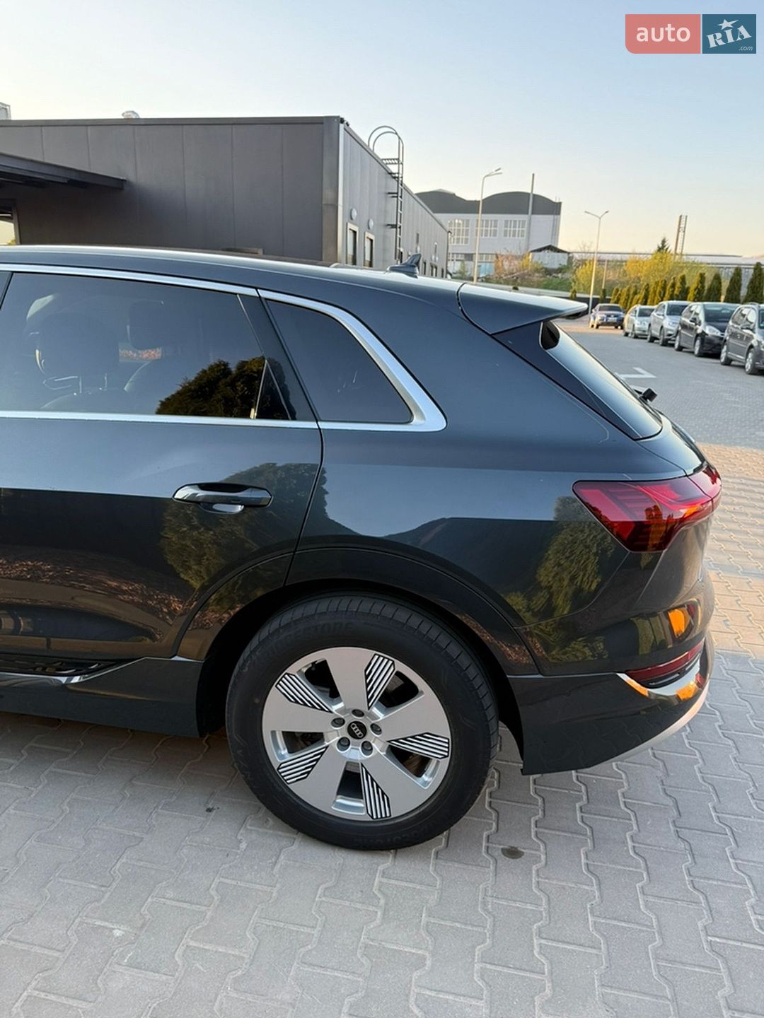 Audi e-tron 2019 VIN WAUZZZGE3LB016492 фото оголошення 12 з 50