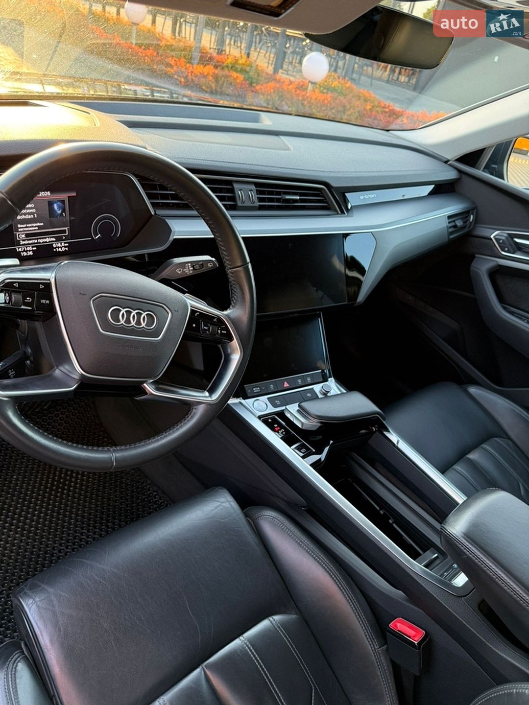 Audi e-tron 2019 VIN WAUZZZGE3LB016492 фото оголошення 32 з 50
