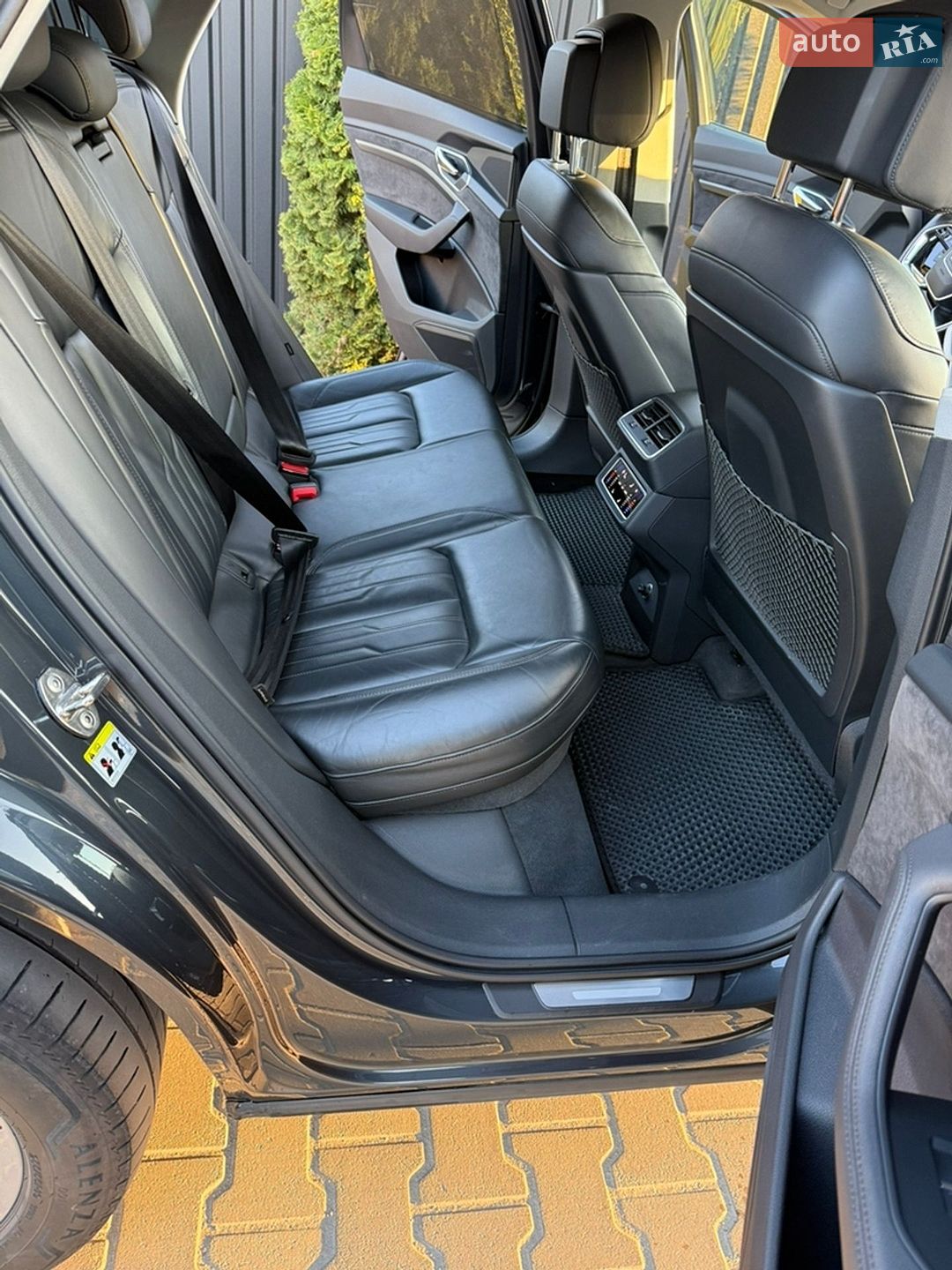 Audi e-tron 2019 VIN WAUZZZGE3LB016492 фото оголошення 40 з 50