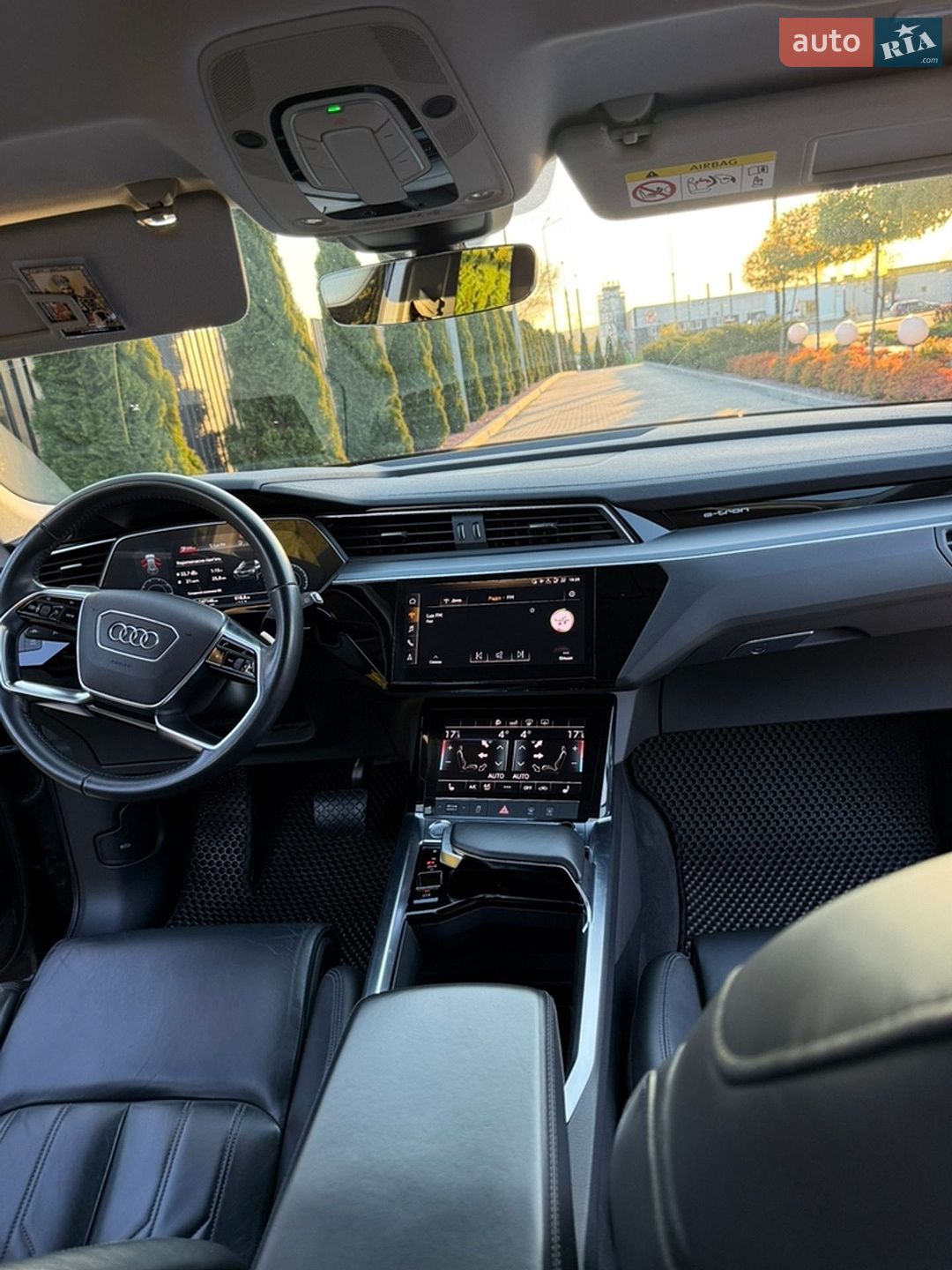 Audi e-tron 2019 VIN WAUZZZGE3LB016492 фото оголошення 44 з 50