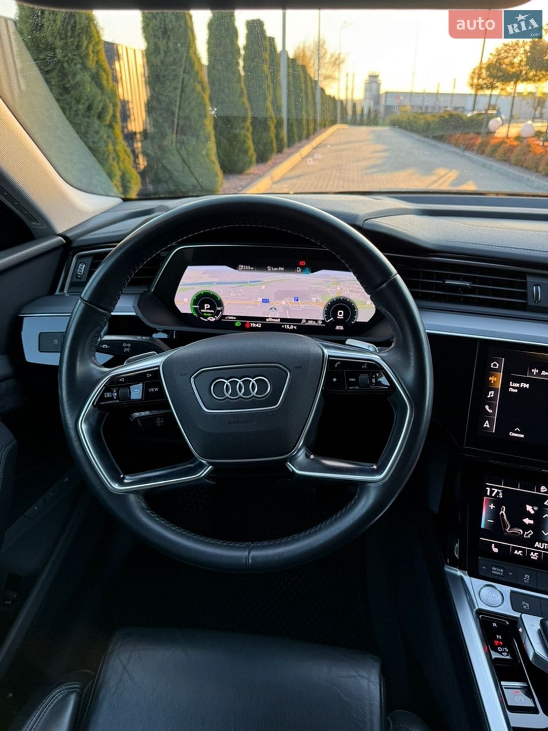 Audi e-tron 2019 VIN WAUZZZGE3LB016492 фото оголошення 47 з 50