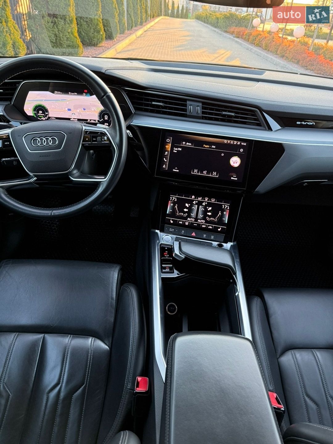 Audi e-tron 2019 VIN WAUZZZGE3LB016492 фото оголошення 46 з 50