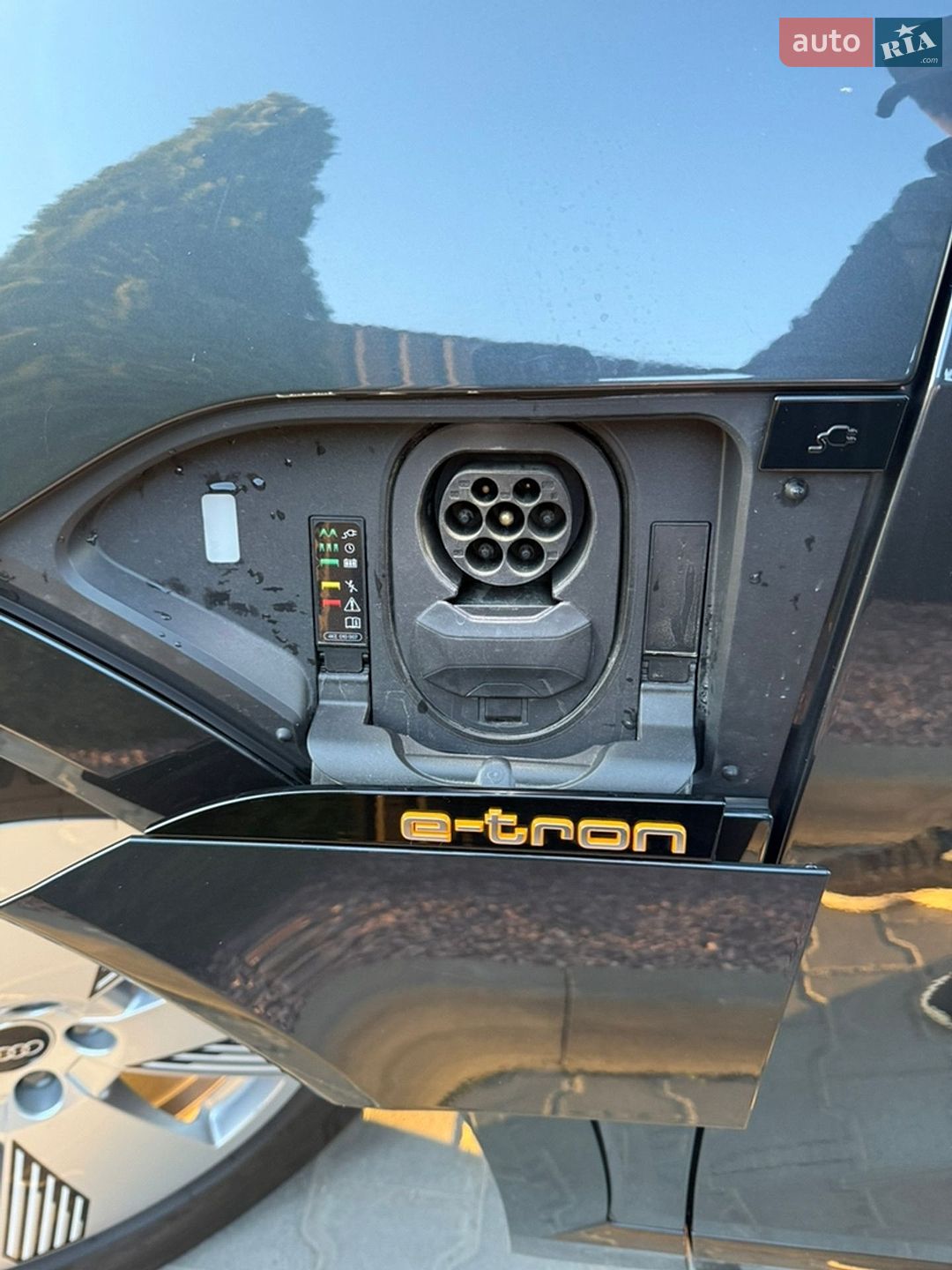Audi e-tron 2019 VIN WAUZZZGE3LB016492 фото оголошення 49 з 50