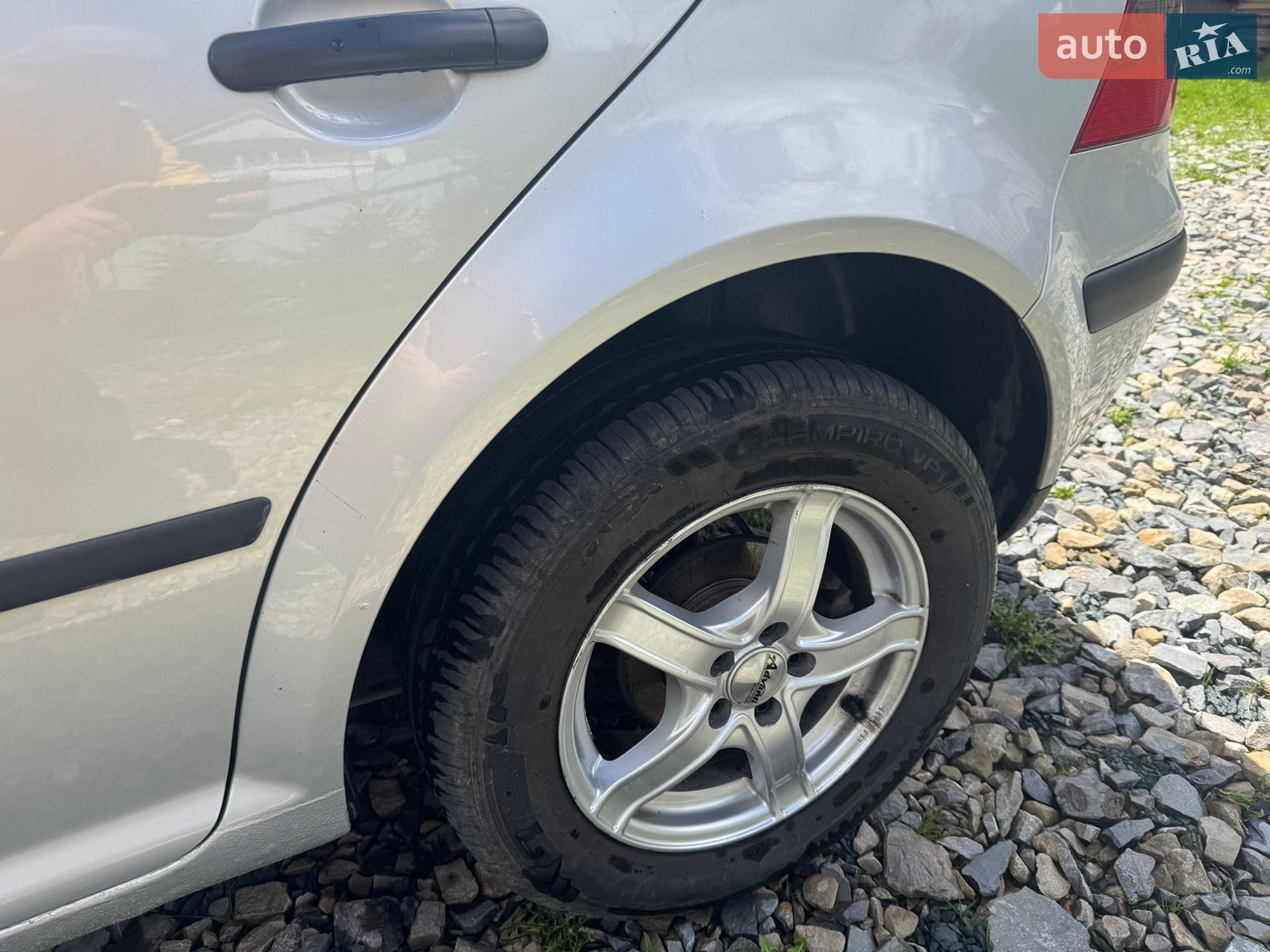 Volkswagen Golf 2000 VIN WVWZZZ1JZYW715411 фото оголошення 8 з 22