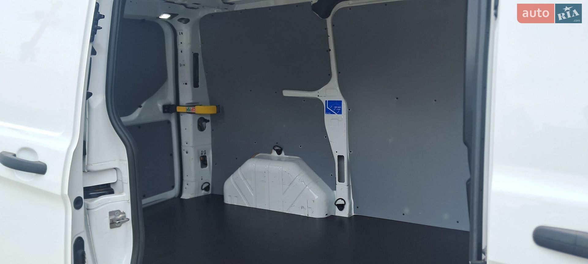 Ford Transit Custom 2019 VIN WF0YXXTTGYKD19812 фото оголошення 57 з 64
