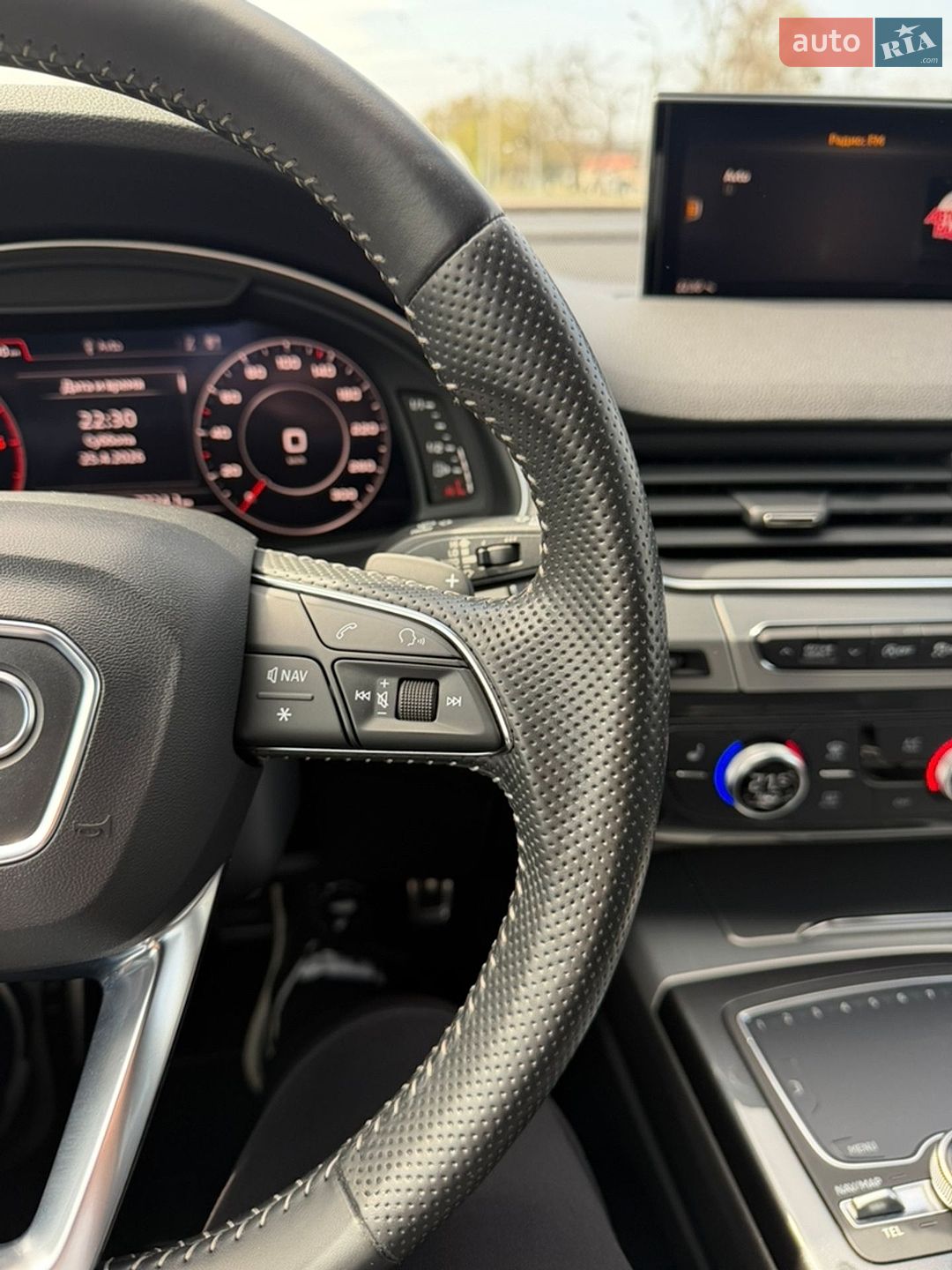 Audi Q7 2017 VIN WAUZZZ4M4JD001898 фото оголошення 9 з 28