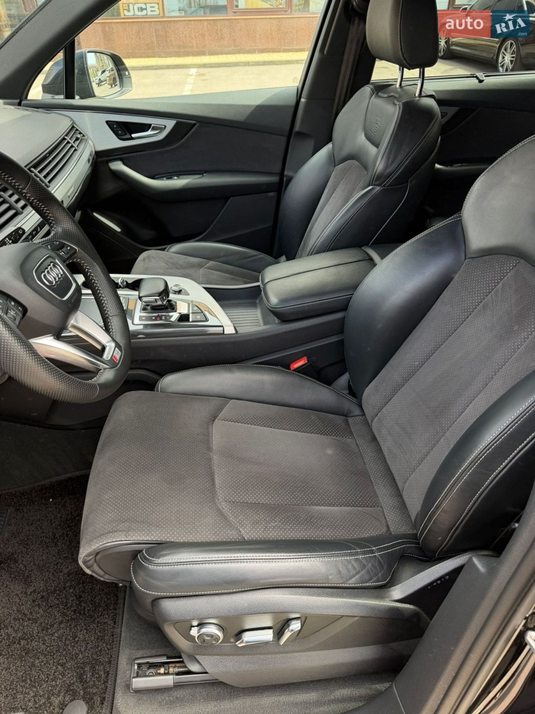Audi Q7 2017 VIN WAUZZZ4M4JD001898 фото оголошення 17 з 28