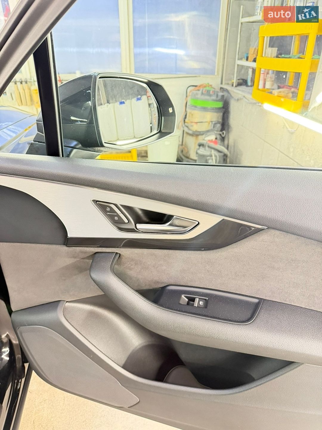 Audi Q7 2017 VIN WAUZZZ4M4JD001898 фото оголошення 26 з 28
