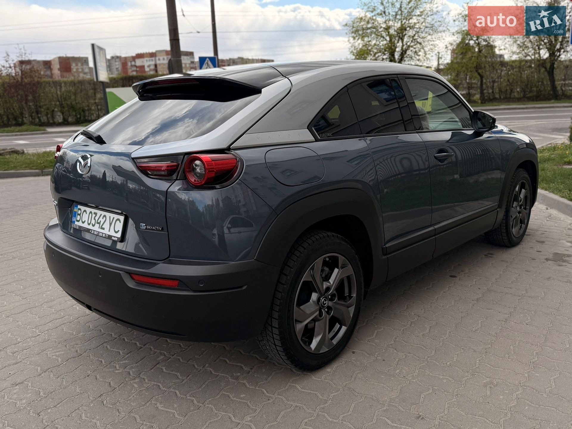 Mazda MX-30 2020 VIN JMZDR1WBJ00102933 фото оголошення 2 з 9