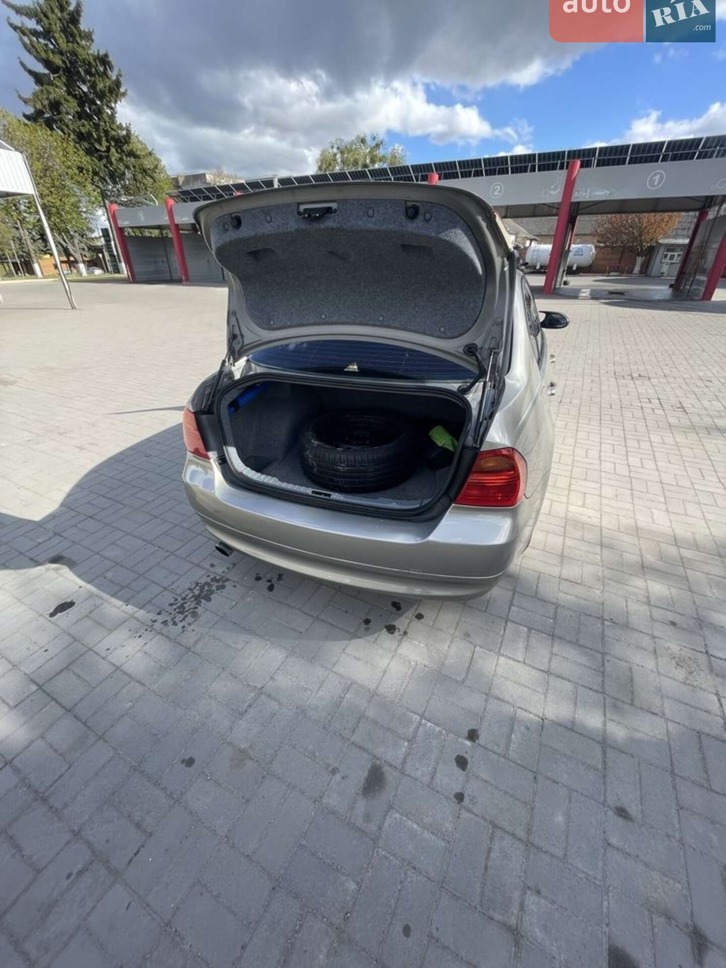 BMW 3 Series 2007 VIN WBAVA51070KV29624 фото оголошення 12 з 13