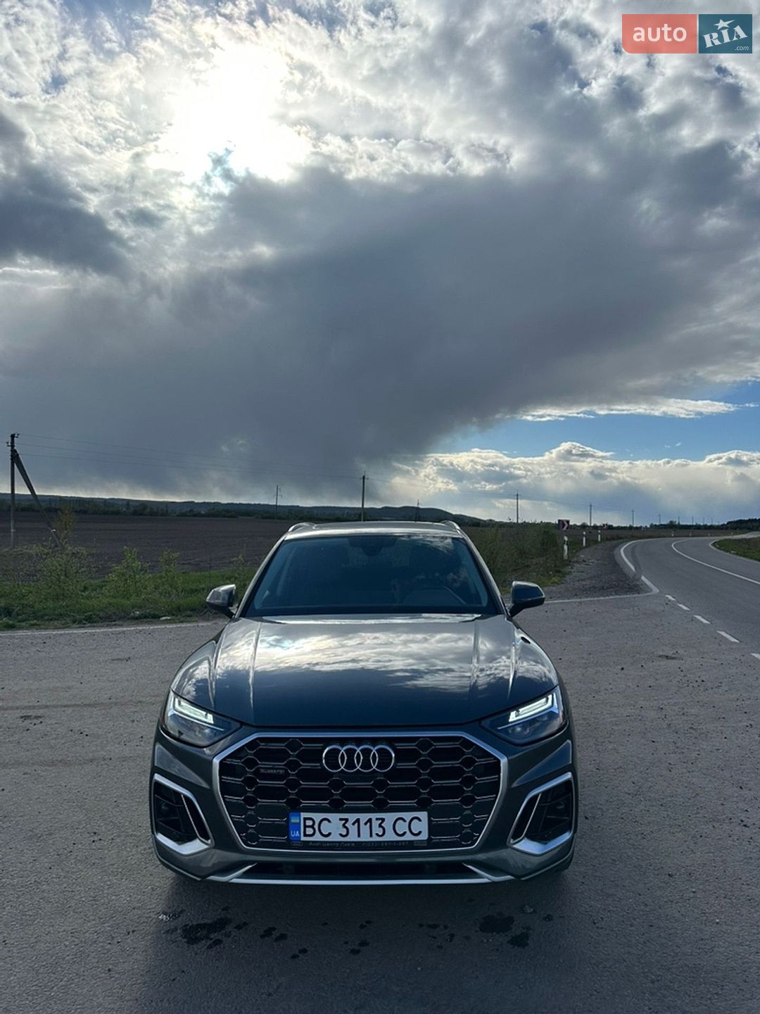 Audi Q5 2021 VIN WA1EAAFY4N2024765 фото оголошення 10 з 12