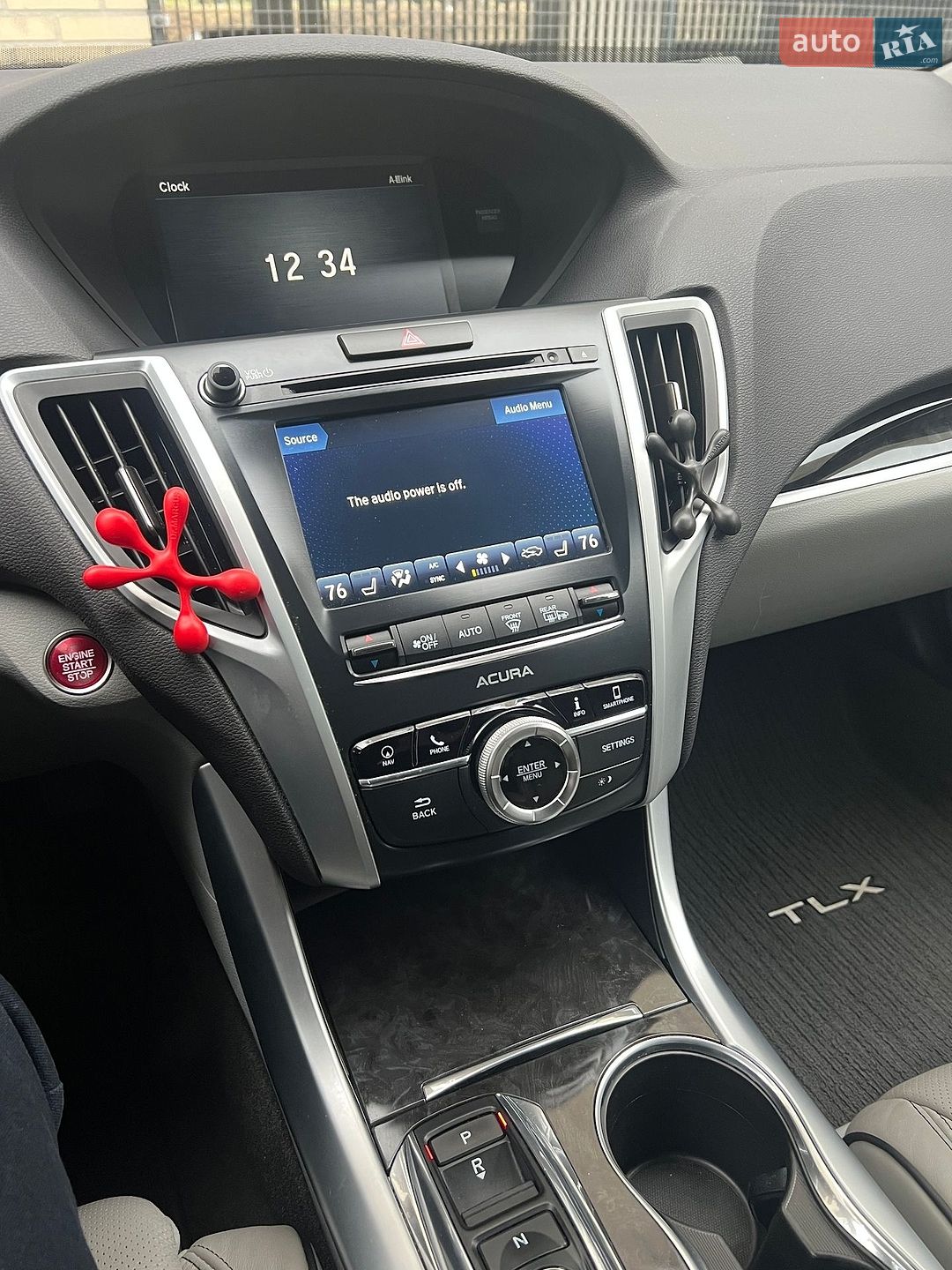 Acura TLX 2017 VIN 19UUB3F5XJA001640 фото оголошення 25 з 40