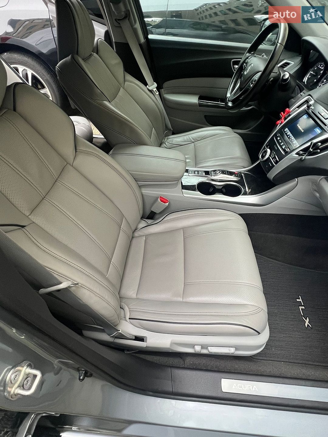 Acura TLX 2017 VIN 19UUB3F5XJA001640 фото оголошення 33 з 40