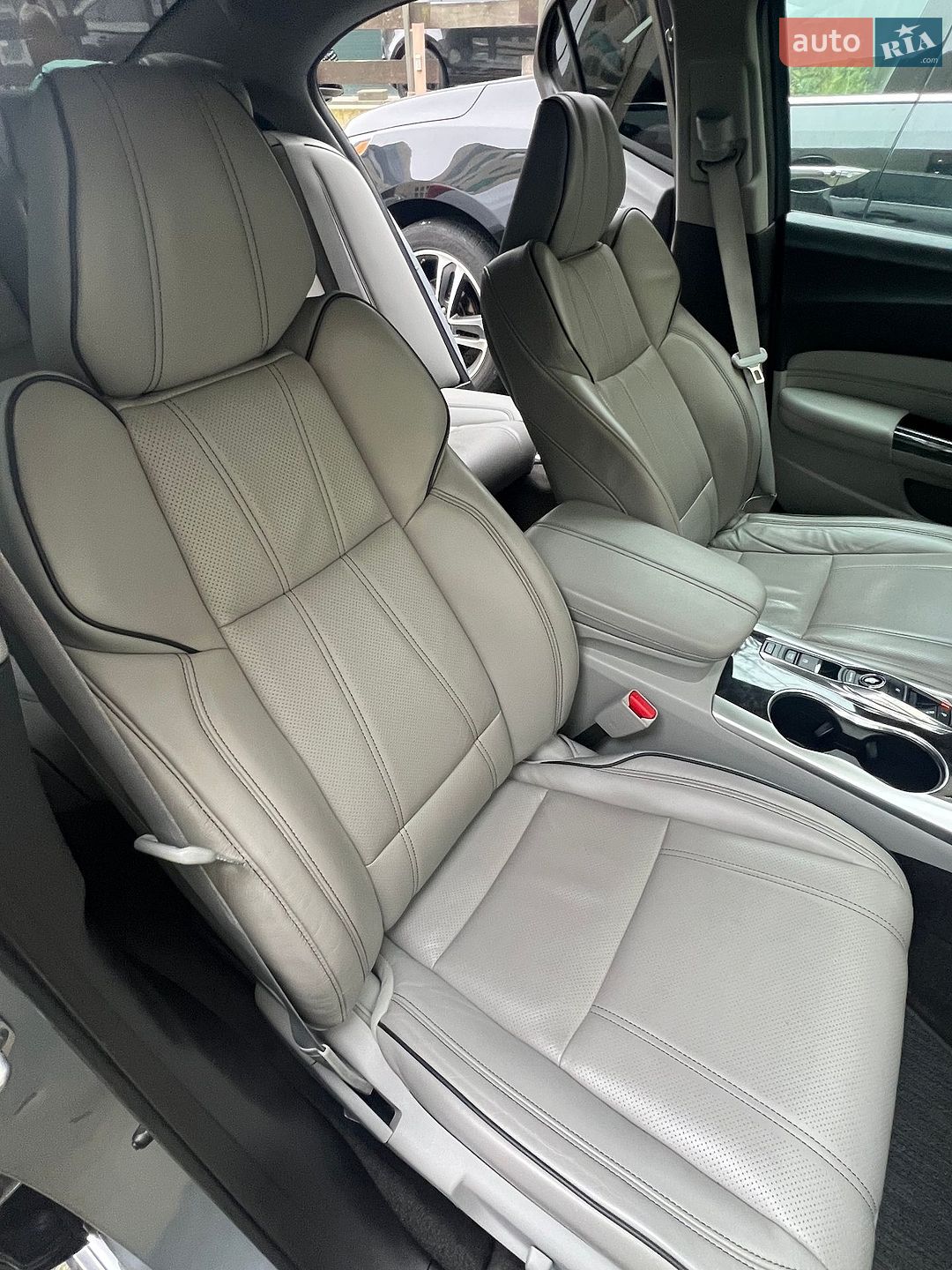 Acura TLX 2017 VIN 19UUB3F5XJA001640 фото оголошення 34 з 40