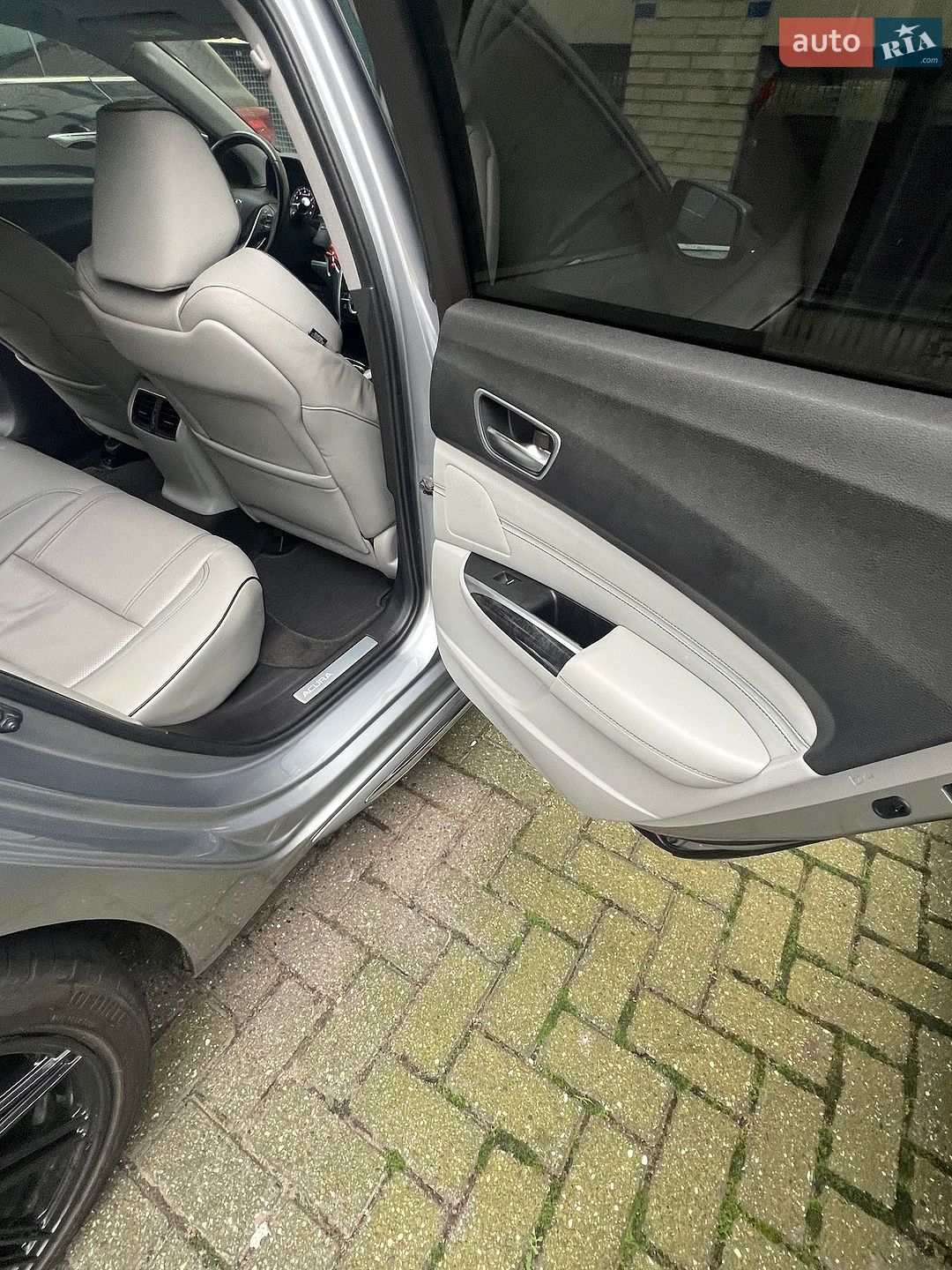 Acura TLX 2017 VIN 19UUB3F5XJA001640 фото оголошення 35 з 40