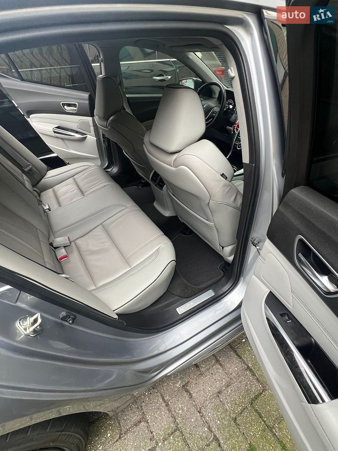 Acura TLX 2017 VIN 19UUB3F5XJA001640 фото оголошення 36 з 40
