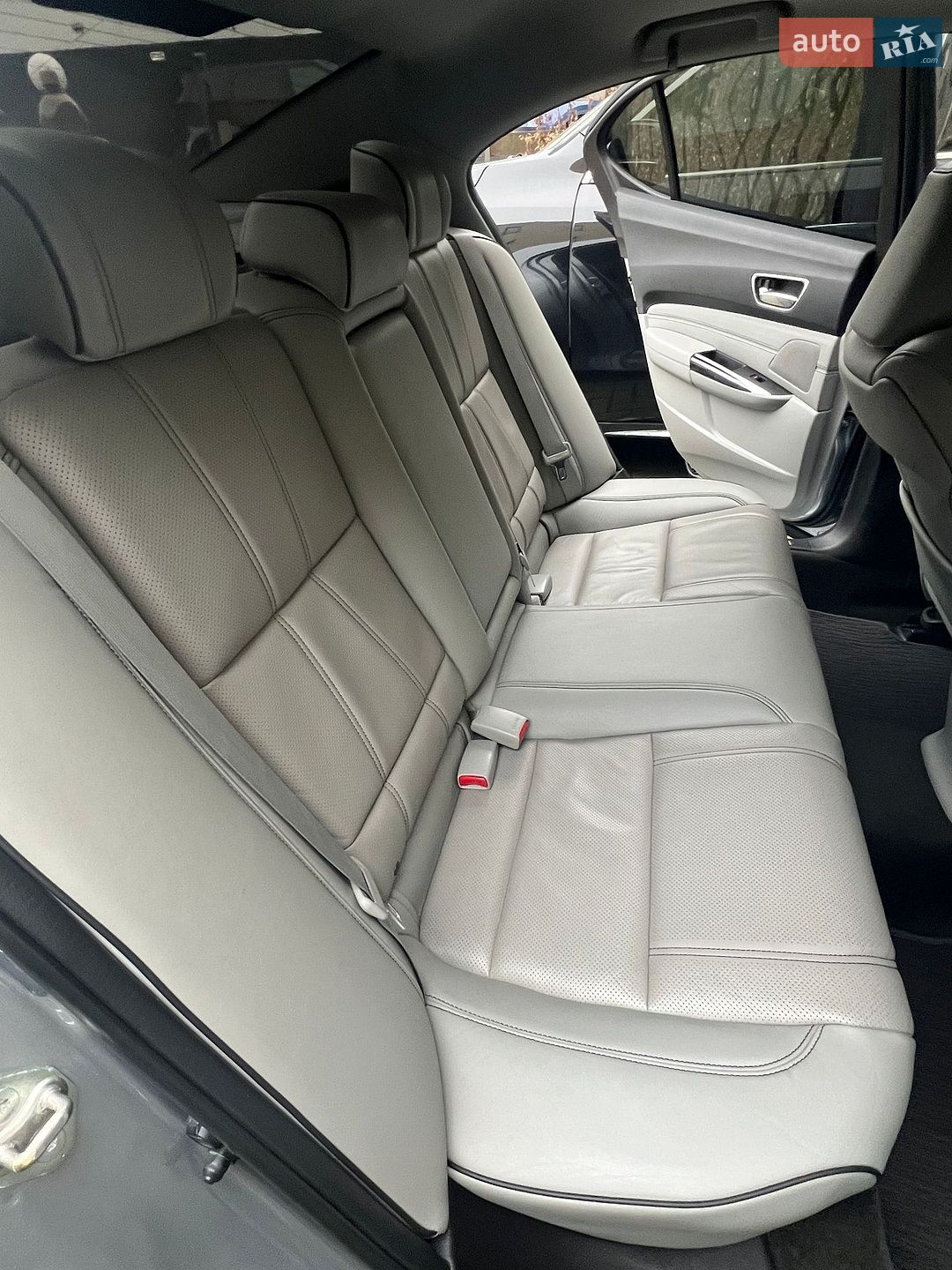 Acura TLX 2017 VIN 19UUB3F5XJA001640 фото оголошення 37 з 40