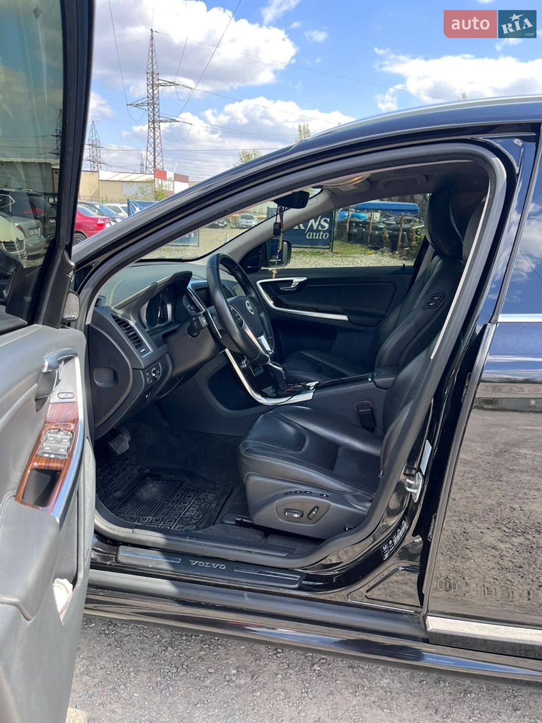 Volvo XC60 2017 VIN YV1DZA8BDH2202481 фото оголошення 11 з 15
