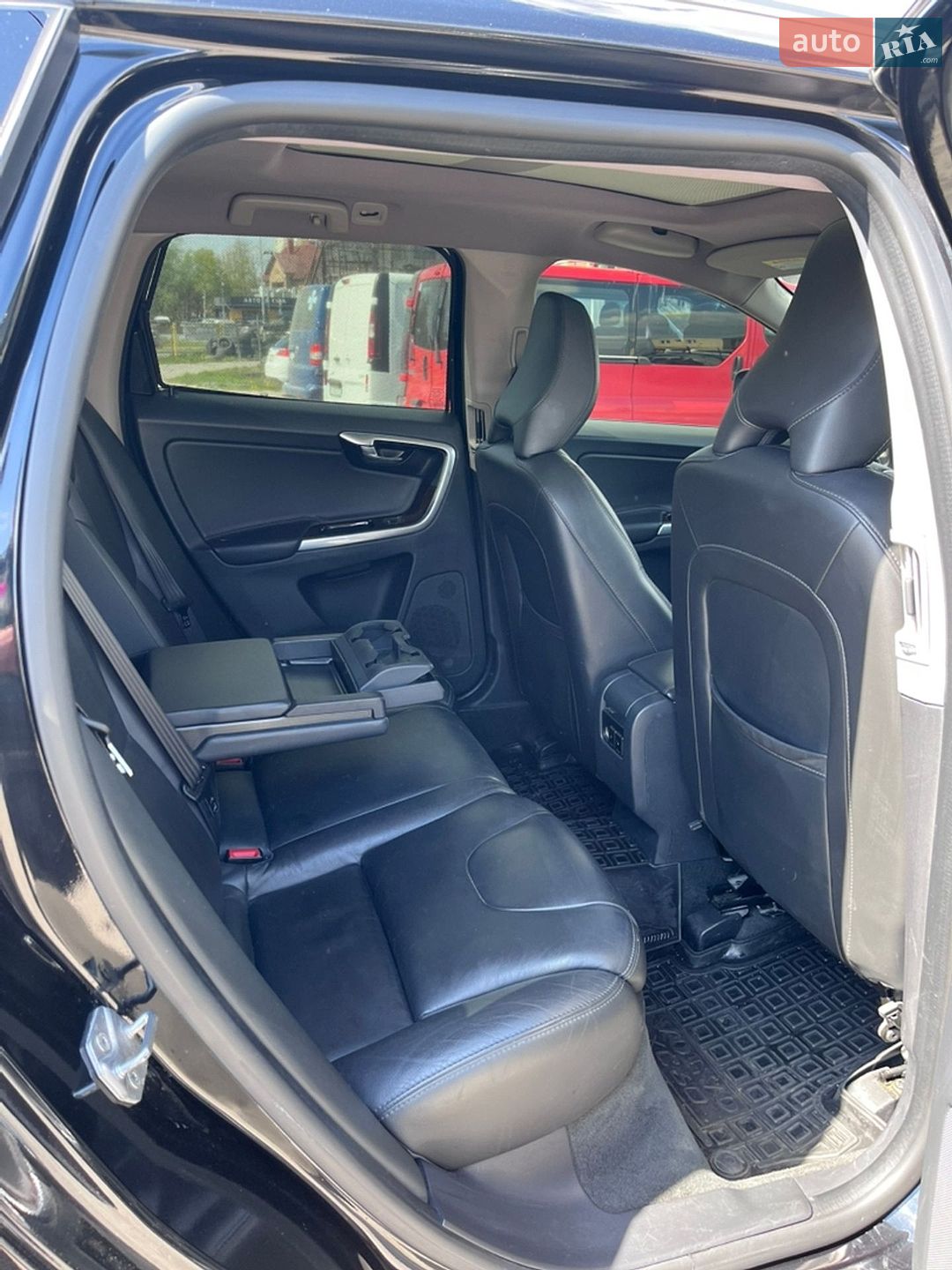 Volvo XC60 2017 VIN YV1DZA8BDH2202481 фото оголошення 13 з 15