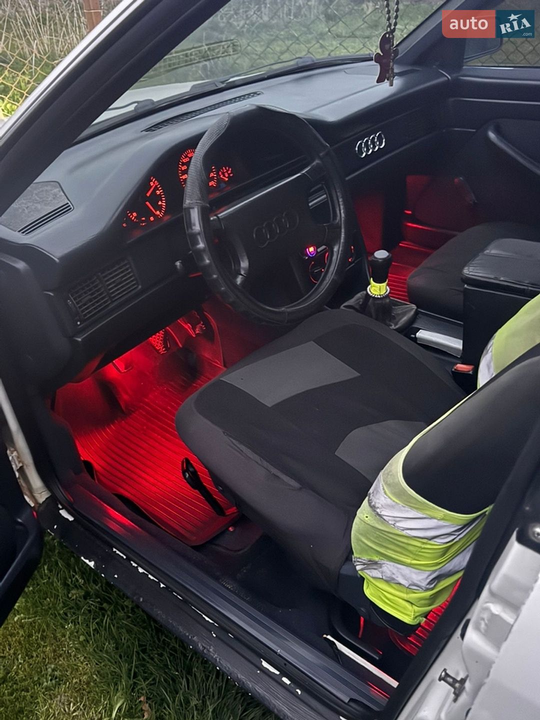 Audi 100 1989 VIN WAUZZZ44ZKN017525 фото оголошення 4 з 13