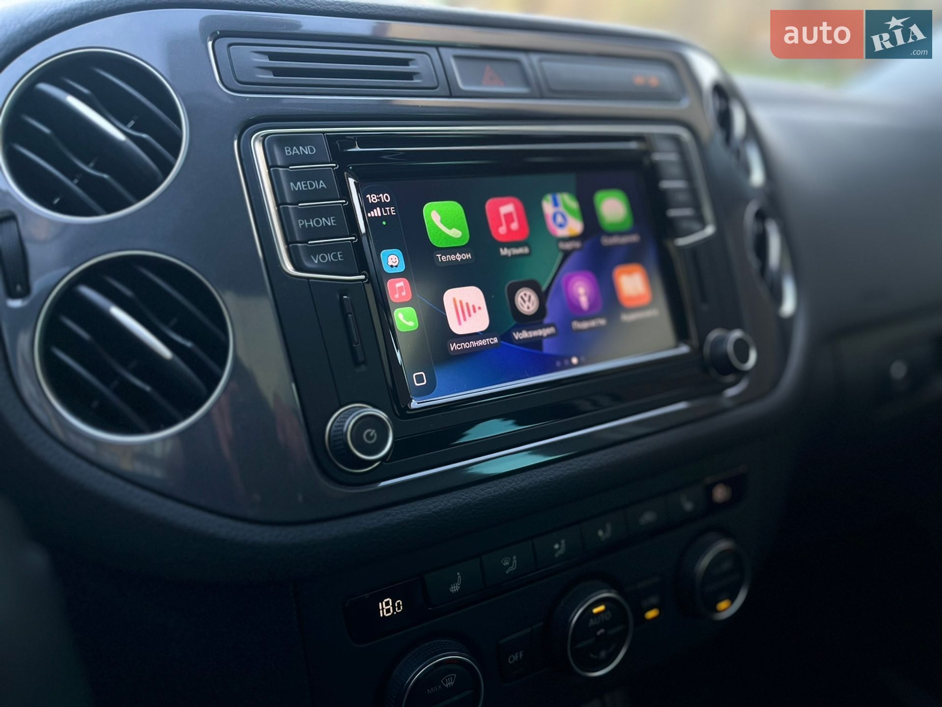 Volkswagen Tiguan 2016 VIN WVGTV7AX0HK013474 фото оголошення 11 з 25