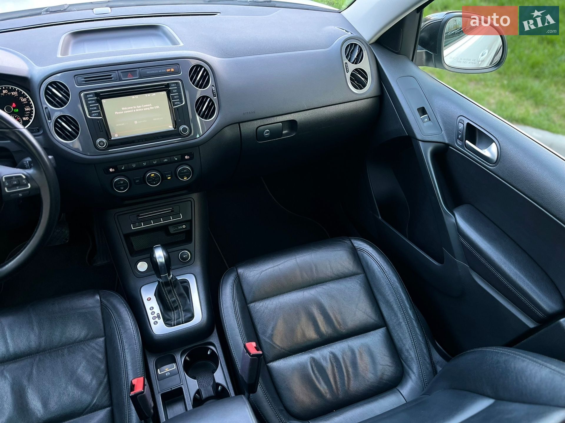 Volkswagen Tiguan 2016 VIN WVGTV7AX0HK013474 фото оголошення 17 з 25