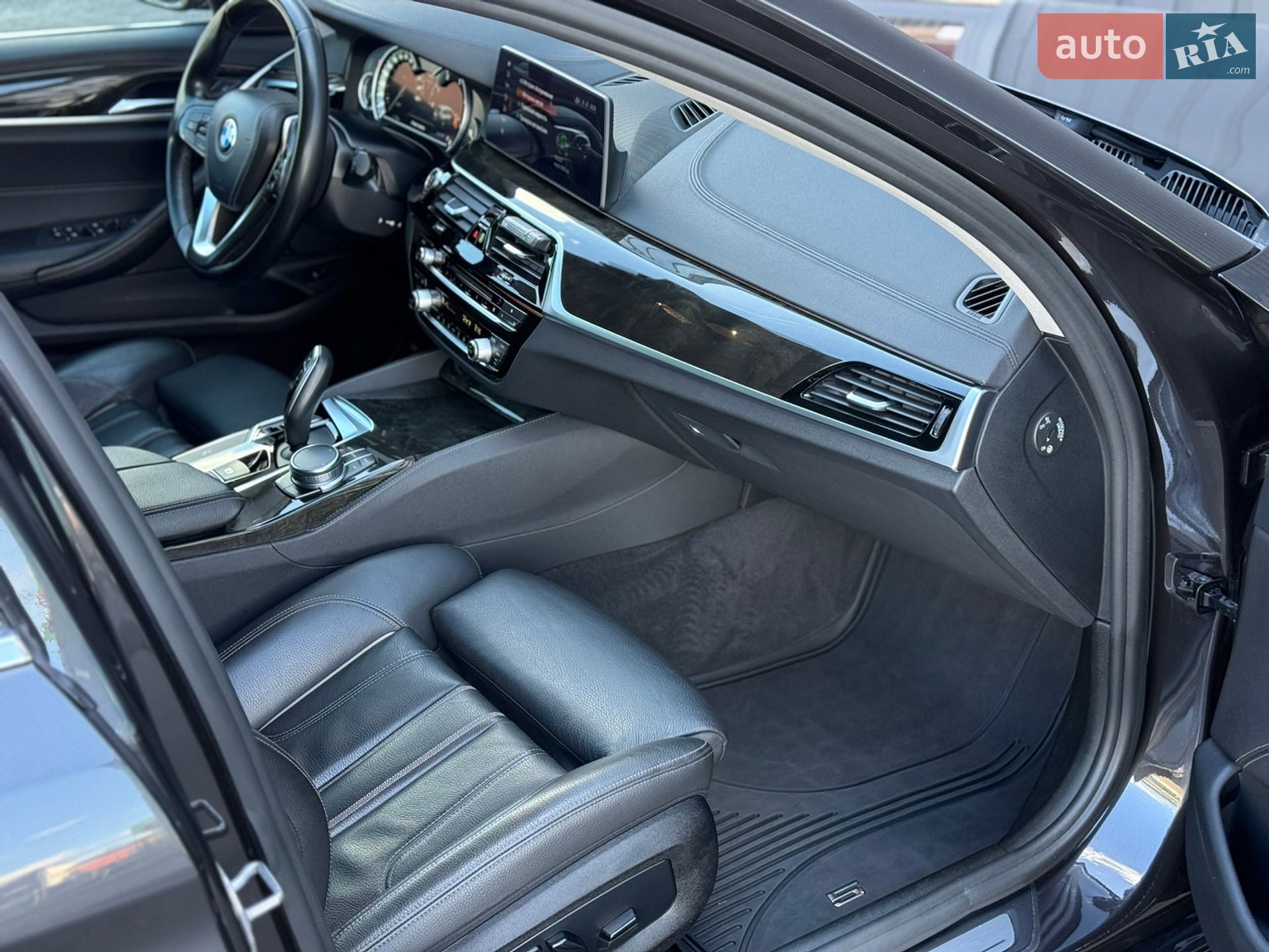 BMW 5 Series 2017 VIN WBAJM71010B054859 фото оголошення 38 з 60