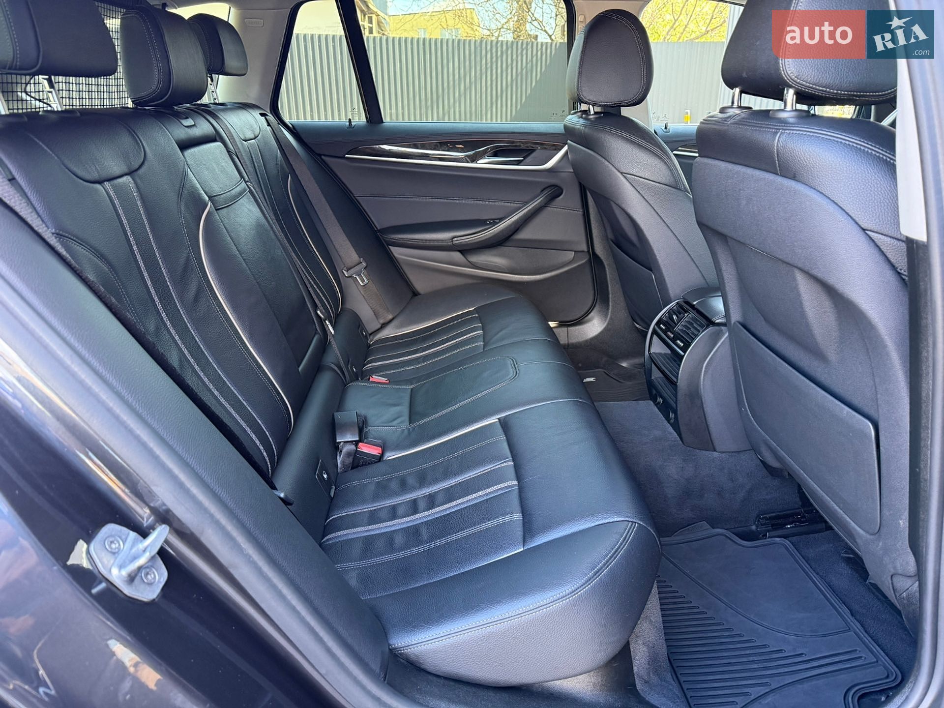 BMW 5 Series 2017 VIN WBAJM71010B054859 фото оголошення 44 з 60