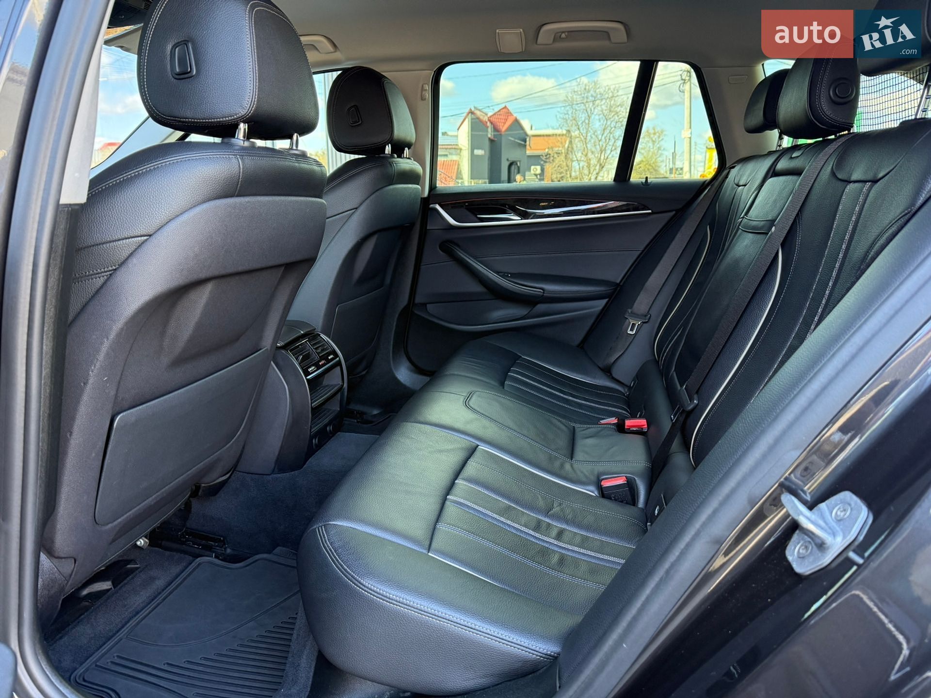 BMW 5 Series 2017 VIN WBAJM71010B054859 фото оголошення 46 з 60