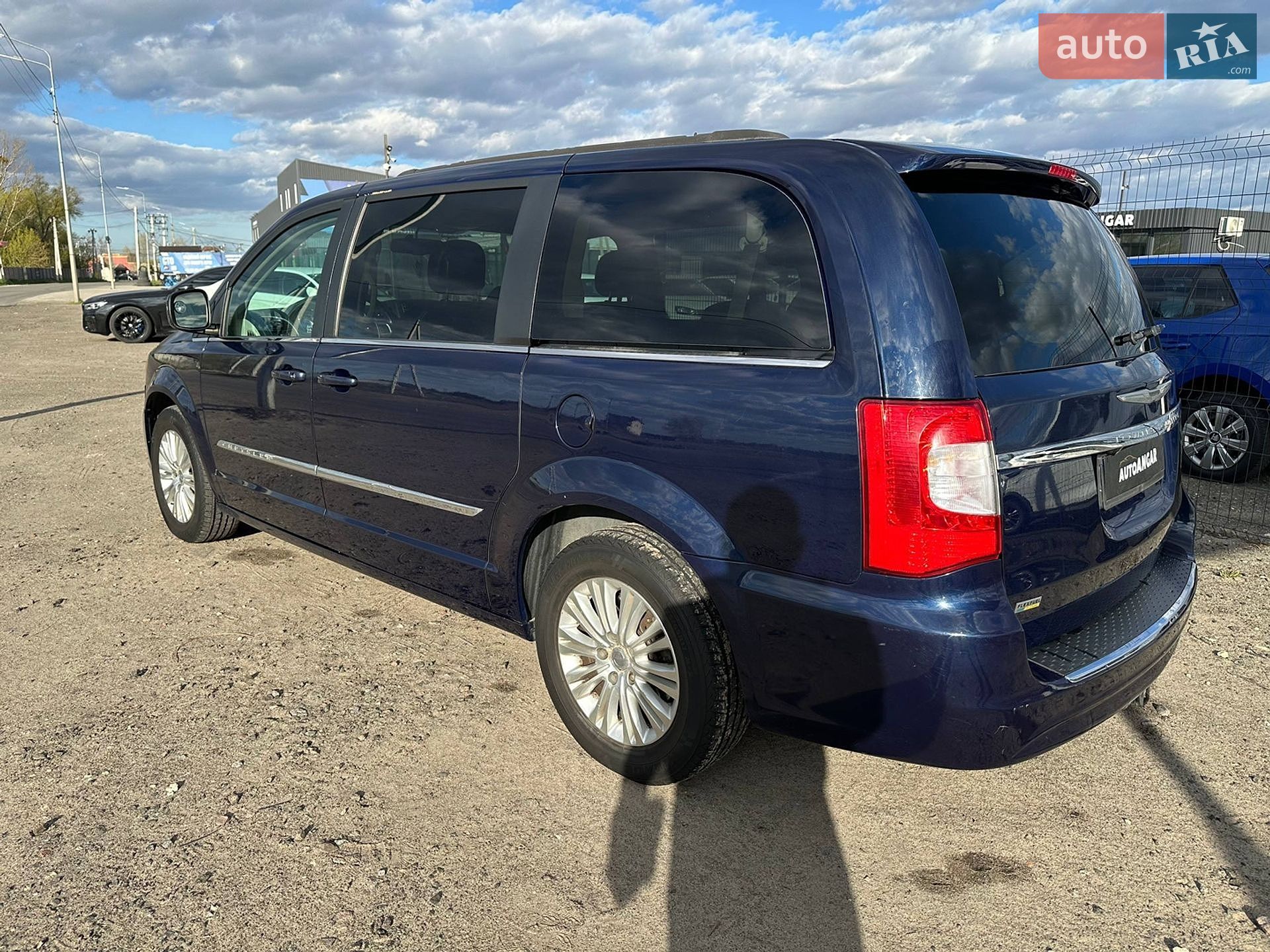 Chrysler Town & Country 2014 VIN 2C4RC1BG7FR655348 фото оголошення 4 з 18