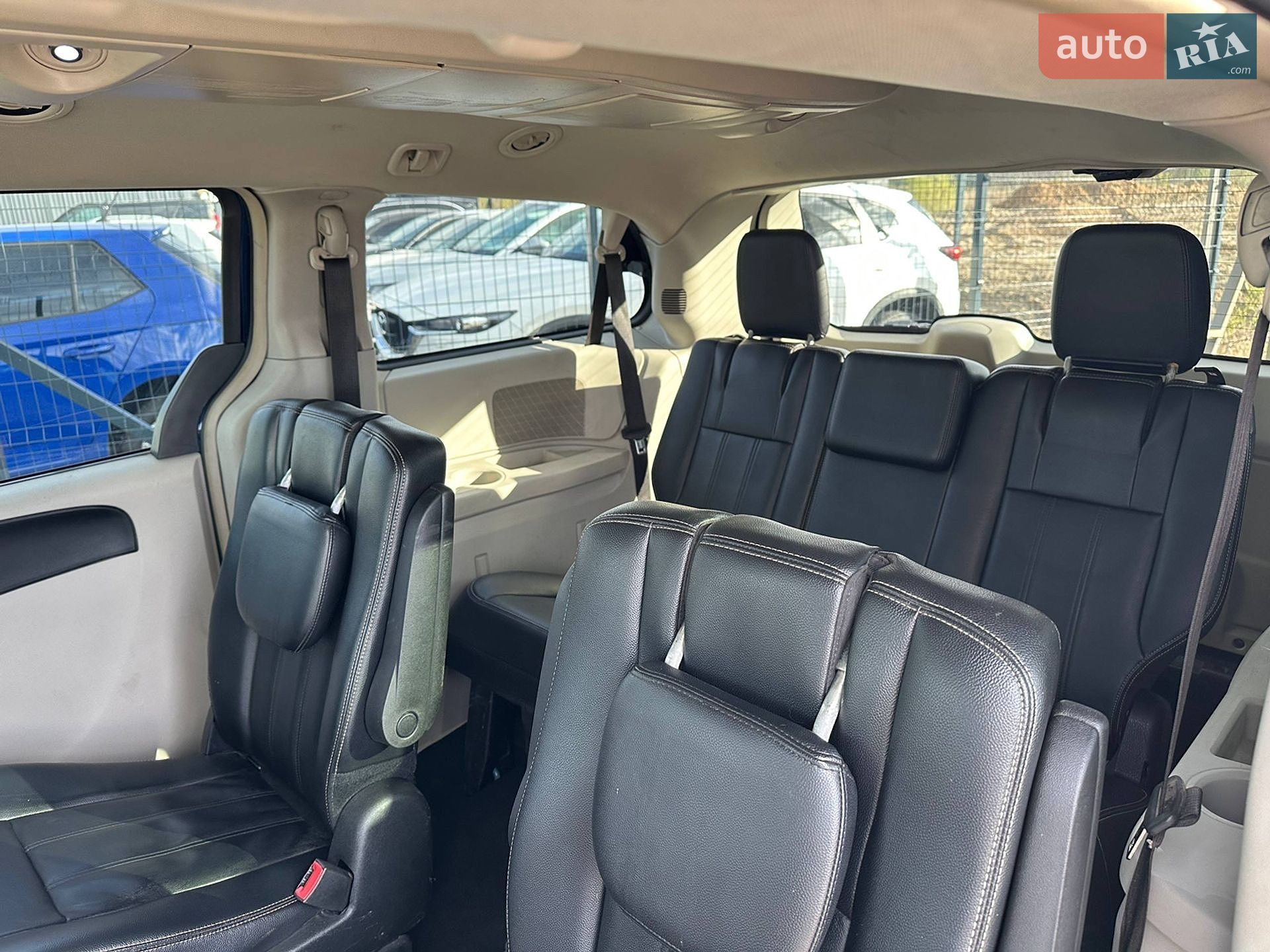 Chrysler Town & Country 2014 VIN 2C4RC1BG7FR655348 фото оголошення 9 з 18