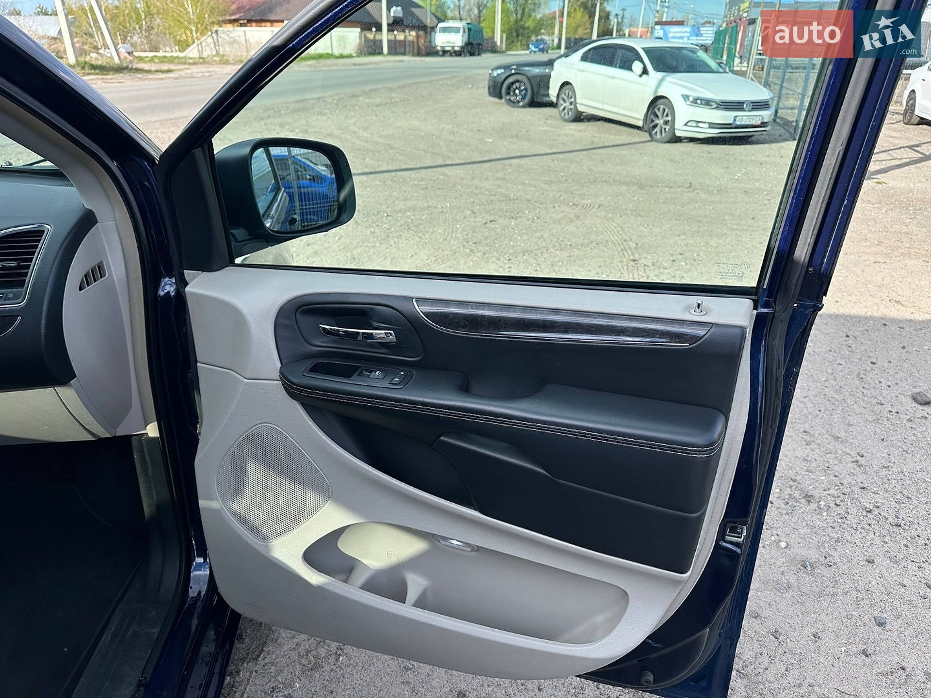 Chrysler Town & Country 2014 VIN 2C4RC1BG7FR655348 фото оголошення 17 з 18