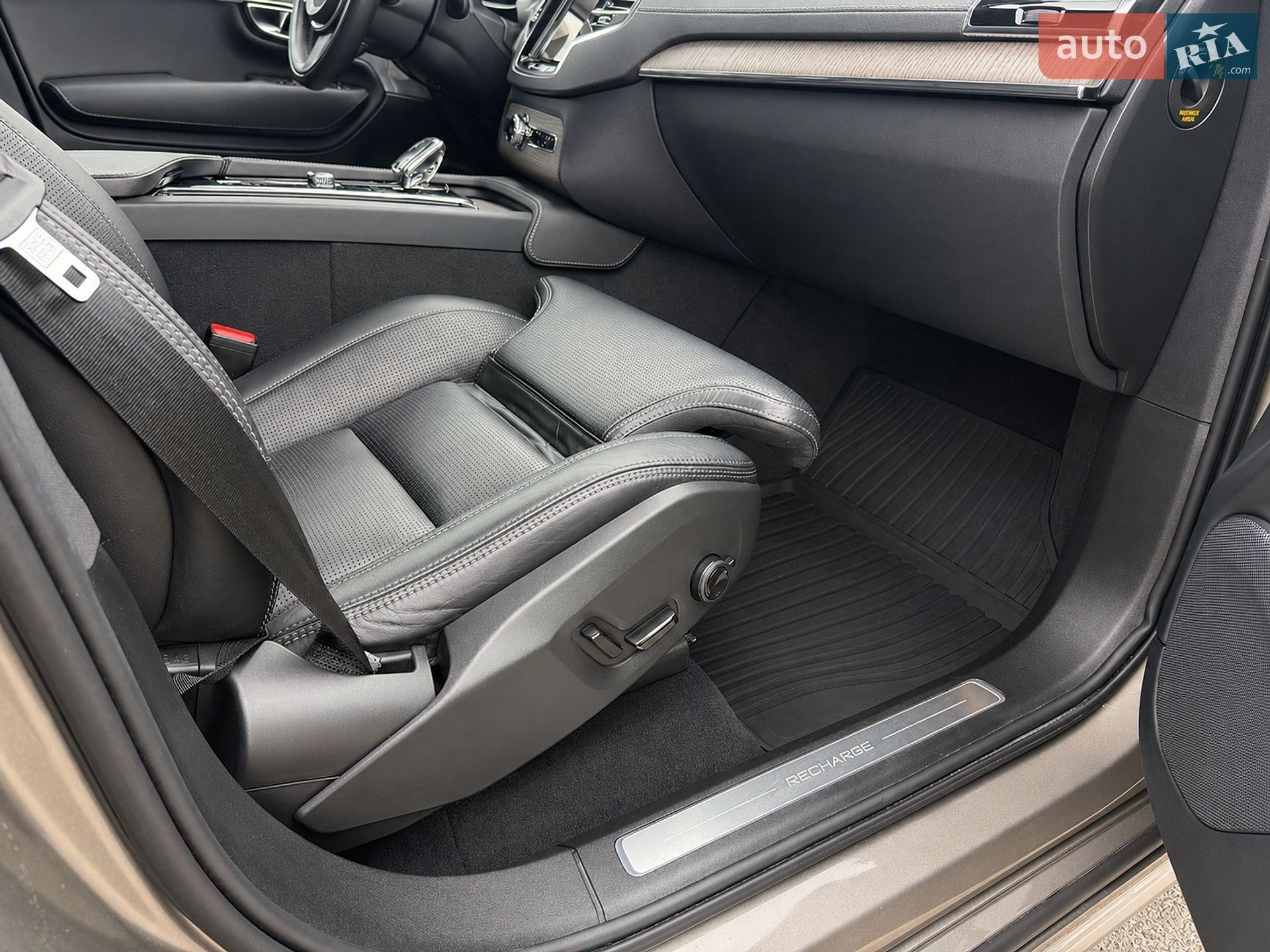 Volvo Xc90 2022 VIN YV1LFH5VDN1842579 фото оголошення 13 з 25