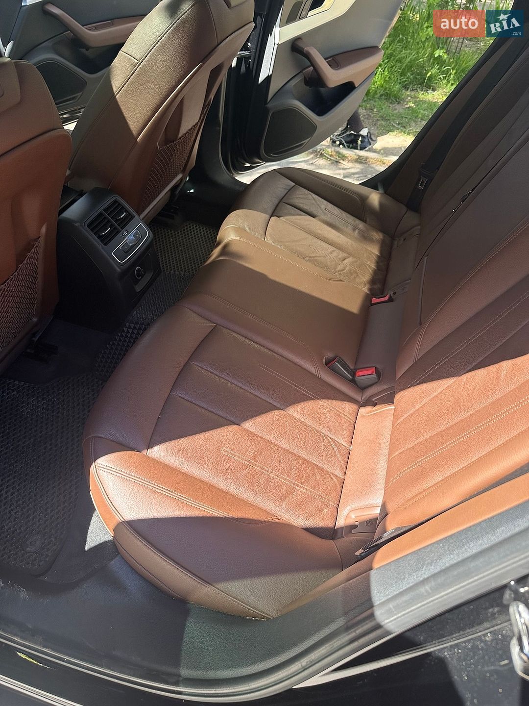 Audi A4 2016 VIN WAUDNAF41HN052199 фото оголошення 4 з 8