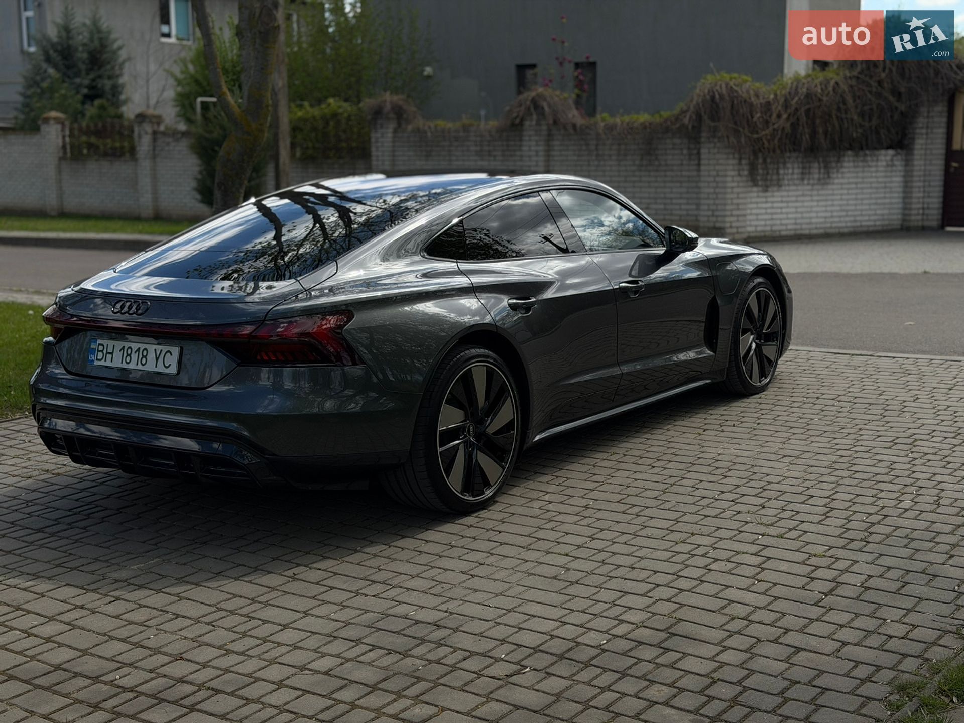 Audi e-tron GT 2023 VIN WAUZZZFW2P7007575 фото оголошення 4 з 22
