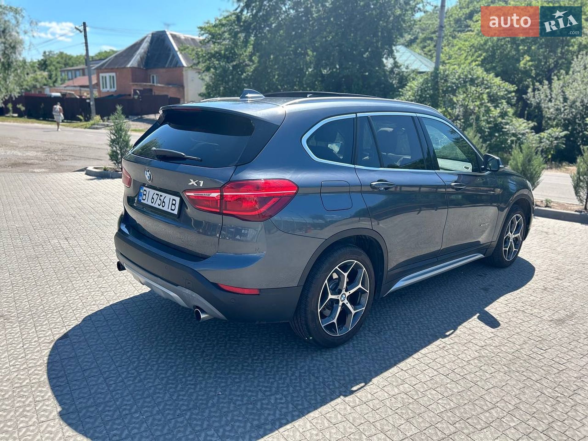 BMW X1 2018 VIN WBXHT3C38J5K31544 фото оголошення 3 з 8