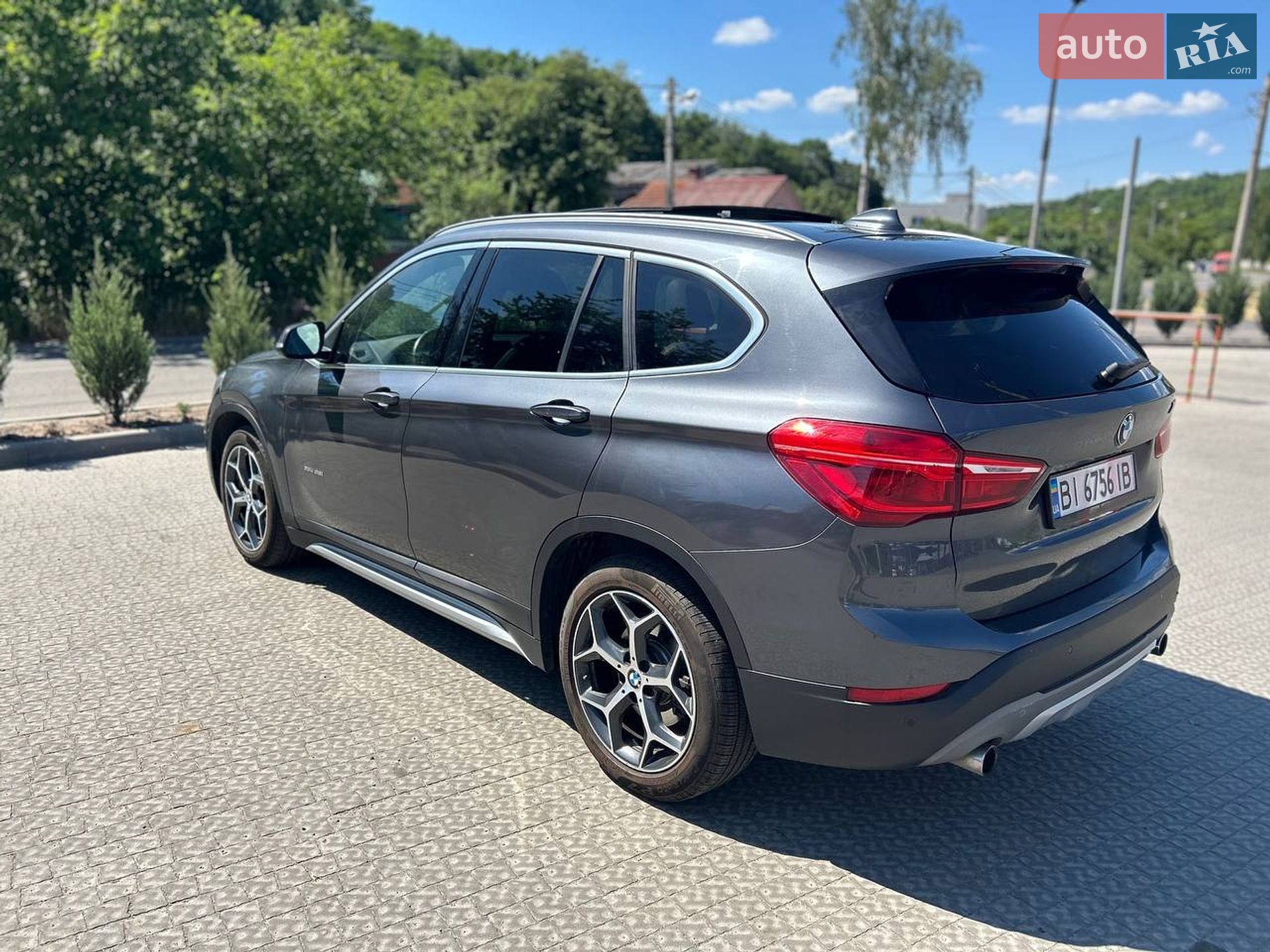 BMW X1 2018 VIN WBXHT3C38J5K31544 фото оголошення 4 з 8