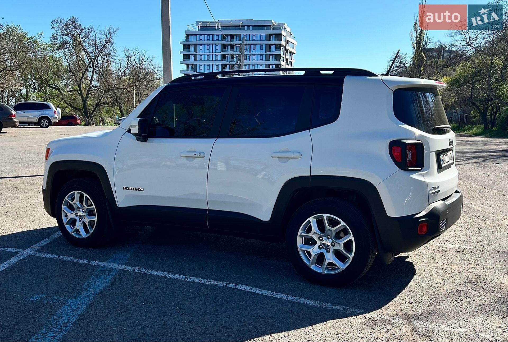 Jeep Renegade 2016 VIN 1C4BU0000GPD13870 фото оголошення 5 з 16
