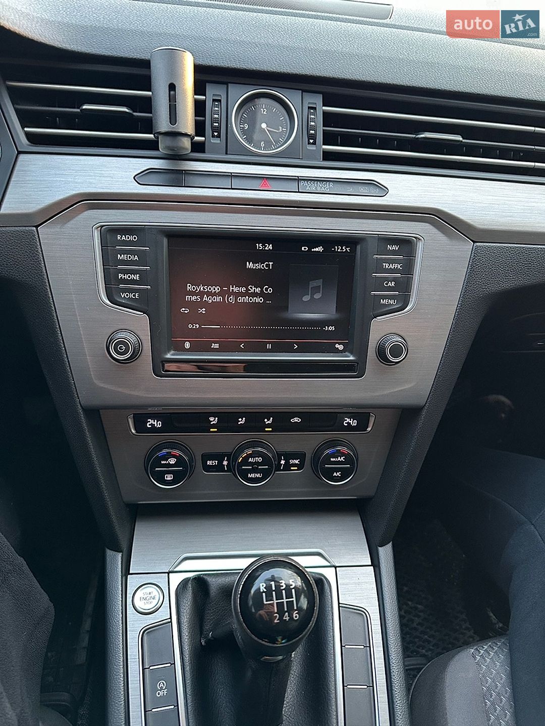 Volkswagen Passat 2015 VIN WVWZZZ3CZFE440649 фото оголошення 12 з 22